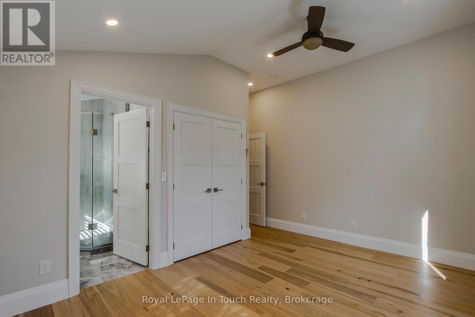 












9 BELCOURT CRESCENT

,
Tiny,




Ontario
L9M0M7

