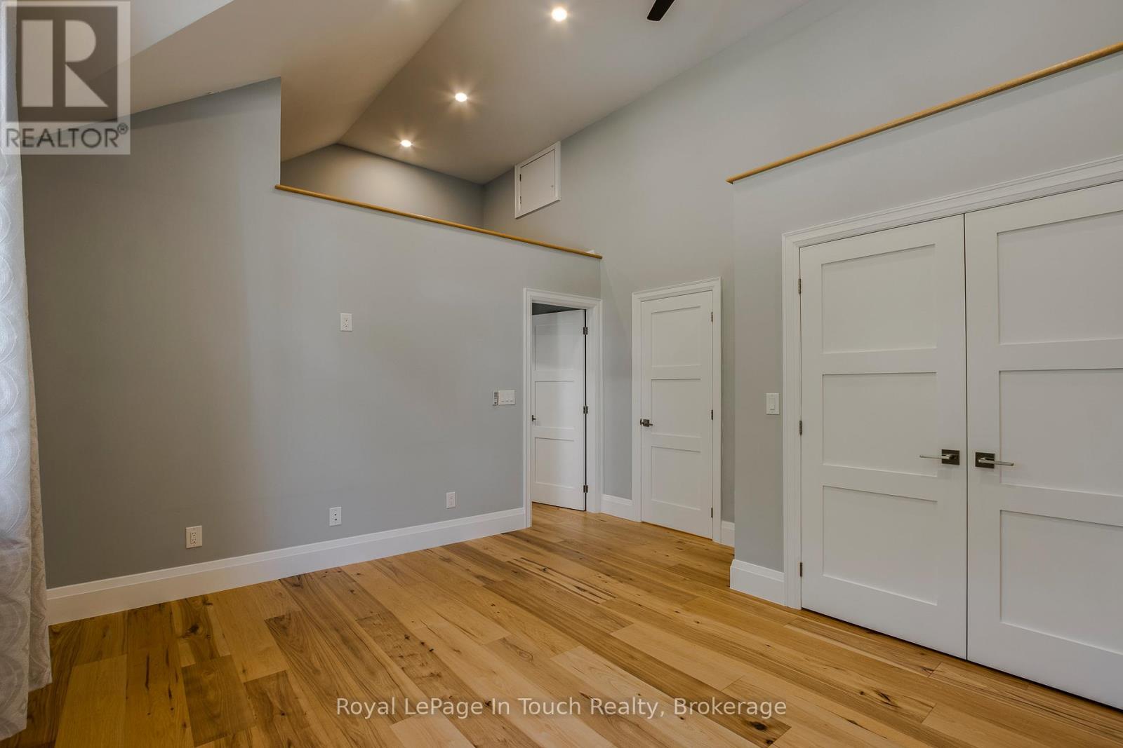 












9 BELCOURT CRESCENT

,
Tiny,




Ontario
L9M0M7

