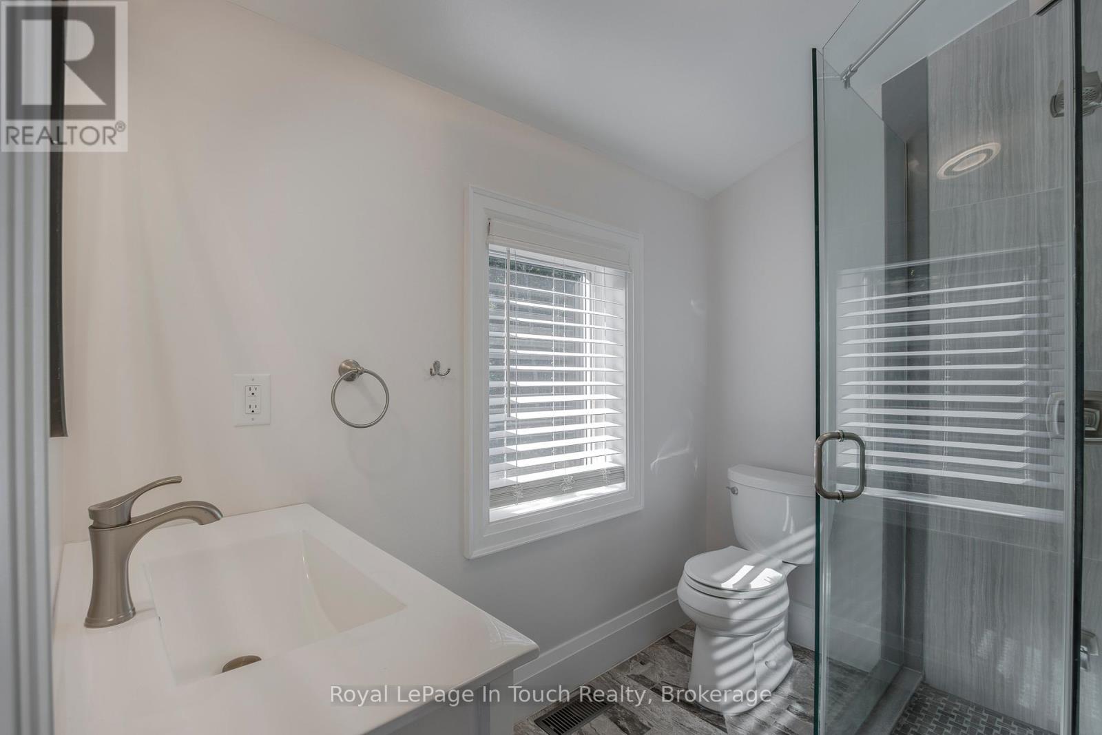 












9 BELCOURT CRESCENT

,
Tiny,




Ontario
L9M0M7

