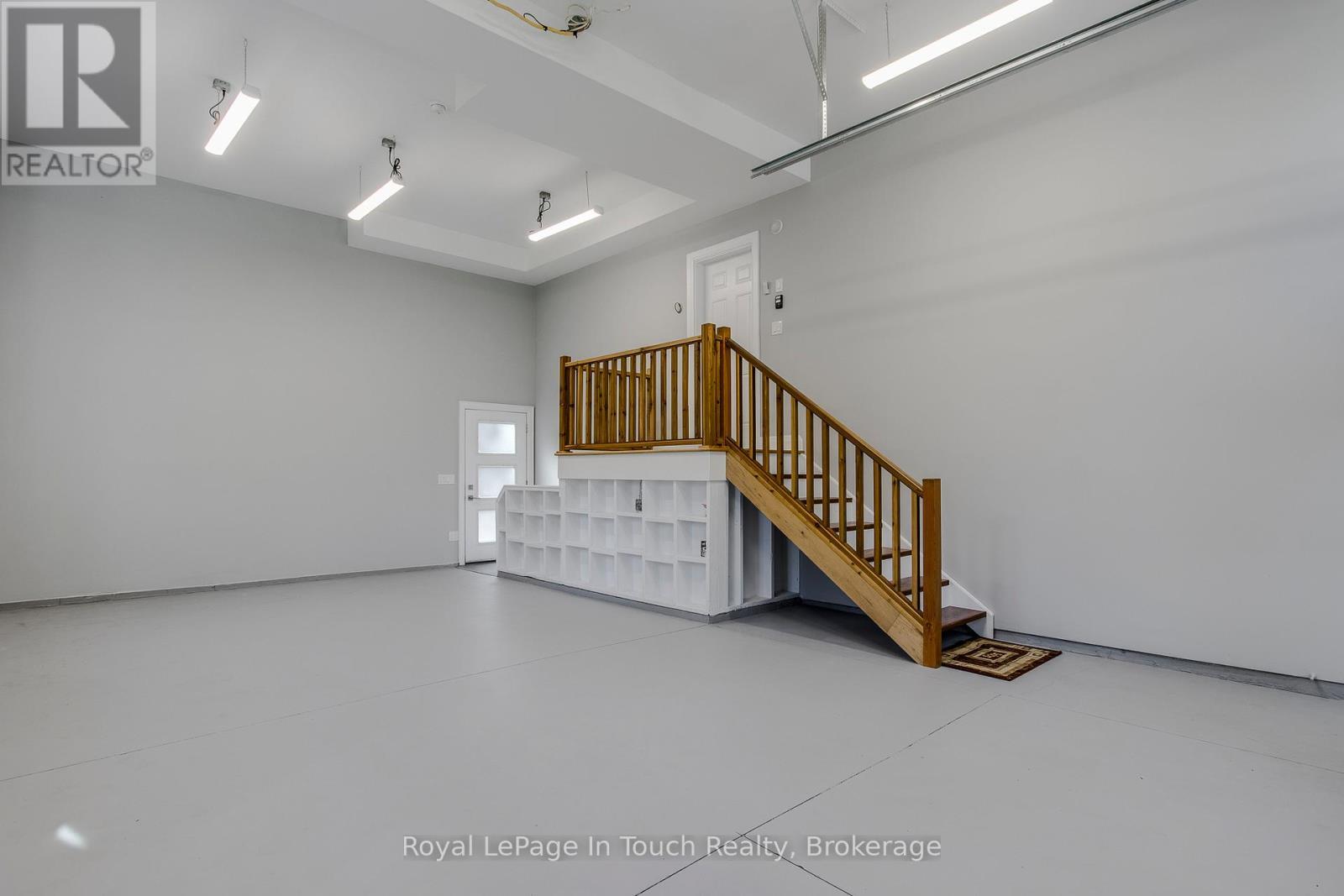 












9 BELCOURT CRESCENT

,
Tiny,




Ontario
L9M0M7


