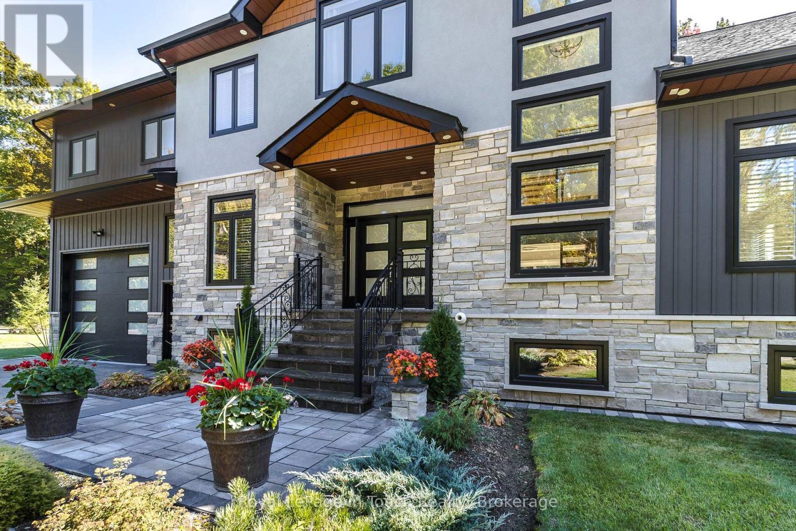 












9 BELCOURT CRESCENT

,
Tiny,




Ontario
L9M0M7

