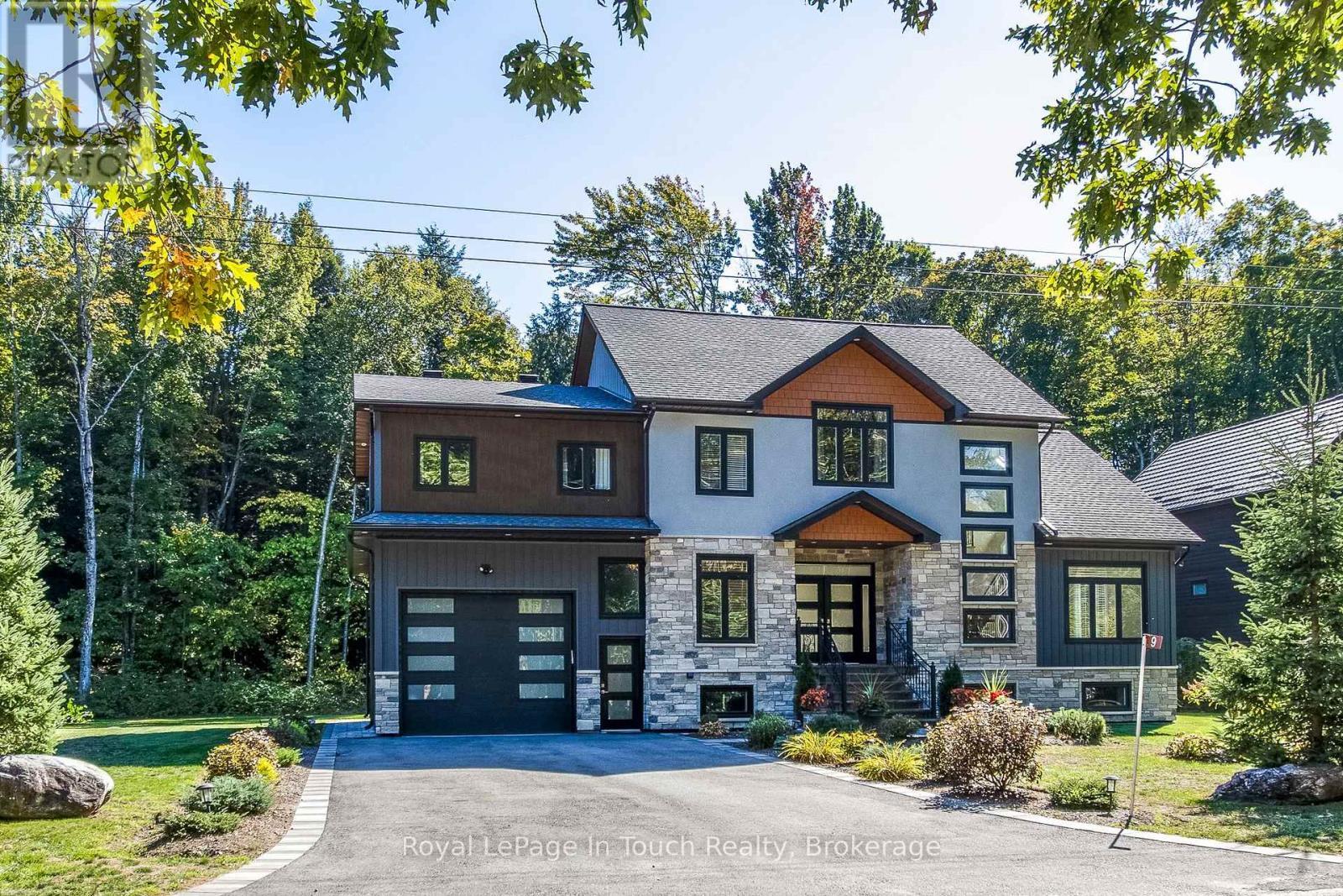 












9 BELCOURT CRESCENT

,
Tiny,




Ontario
L9M0M7

