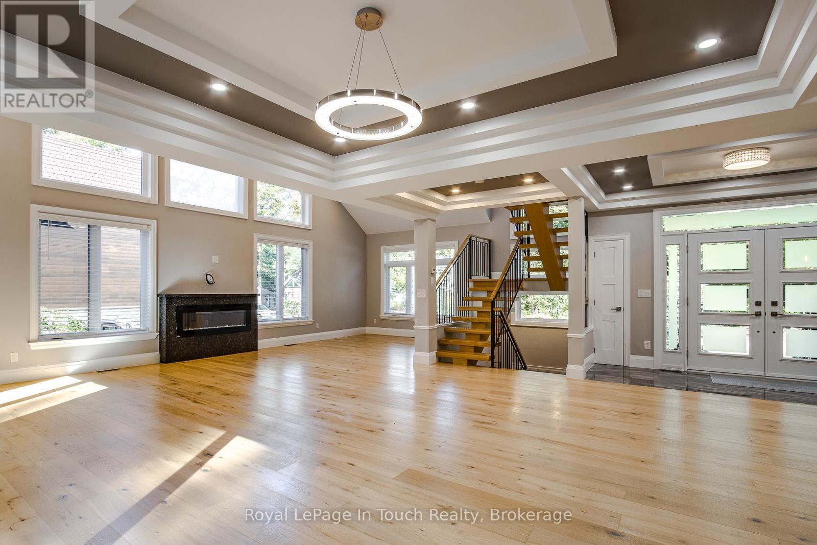 












9 BELCOURT CRESCENT

,
Tiny,




Ontario
L9M0M7

