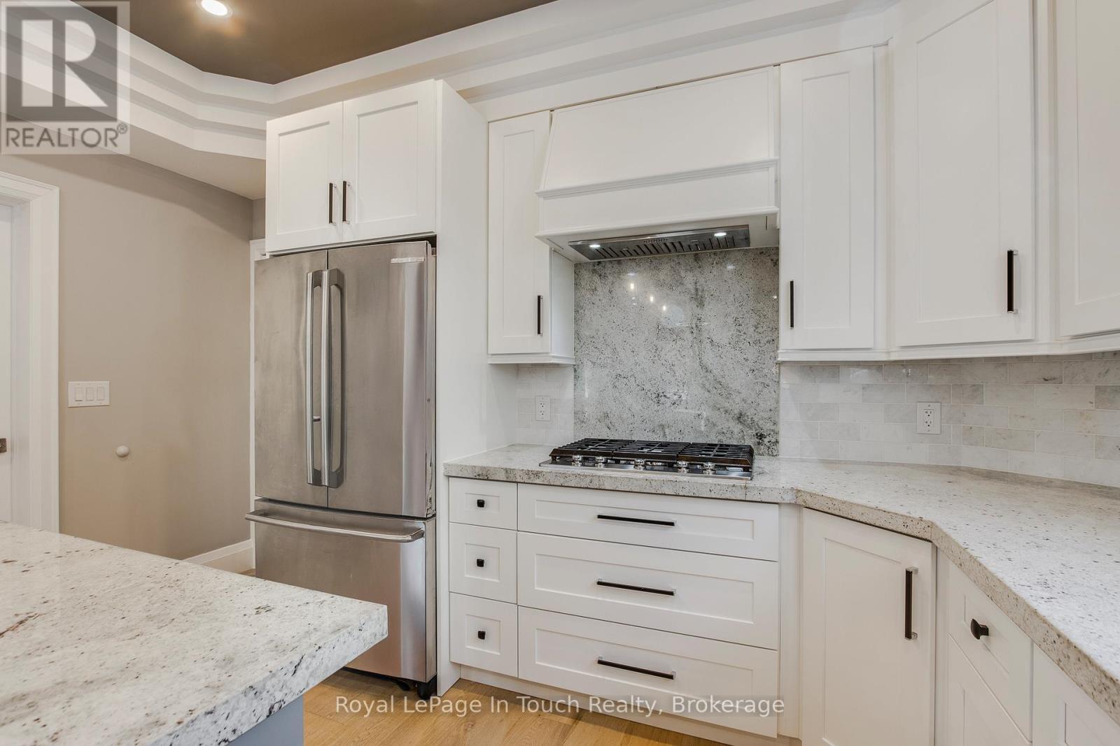 












9 BELCOURT CRESCENT

,
Tiny,




Ontario
L9M0M7

