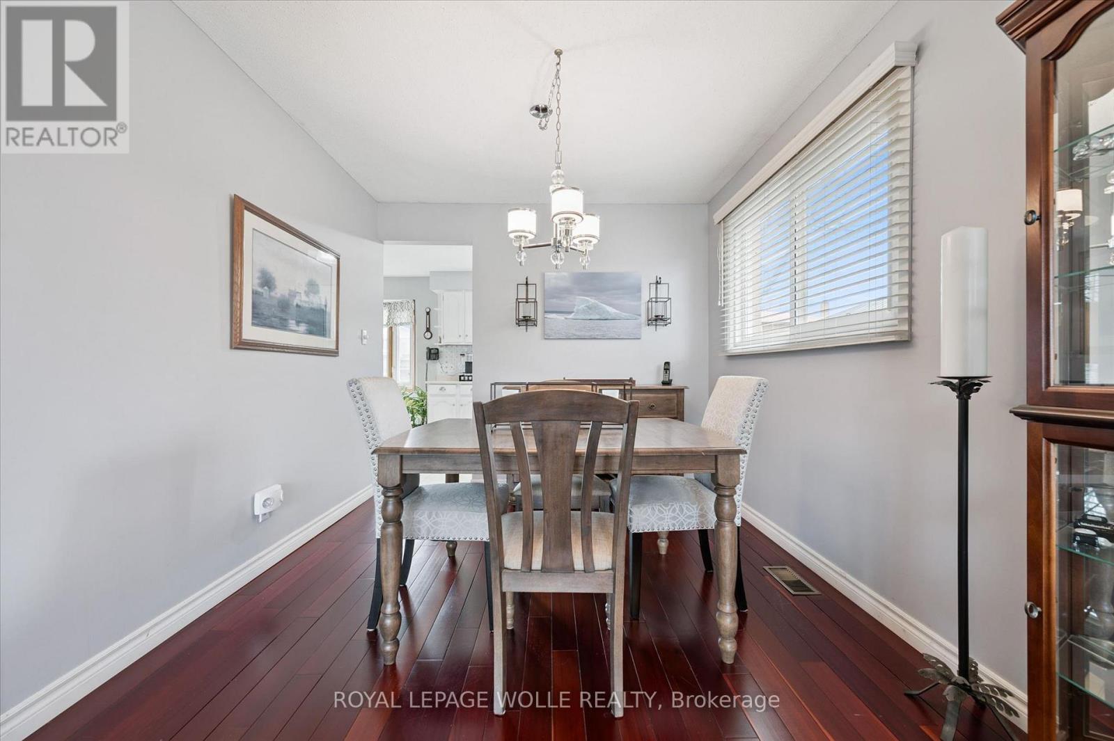 












52 TUERR DRIVE

,
Kitchener,




Ontario
N2E2M1

