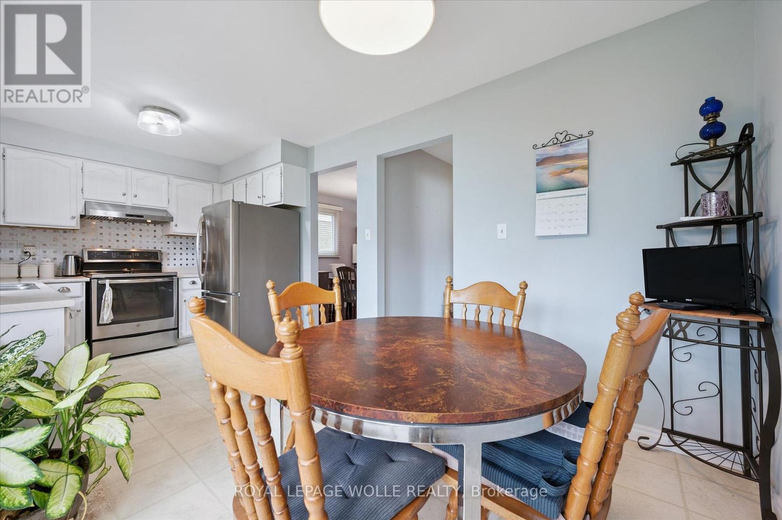 












52 TUERR DRIVE

,
Kitchener,




Ontario
N2E2M1

