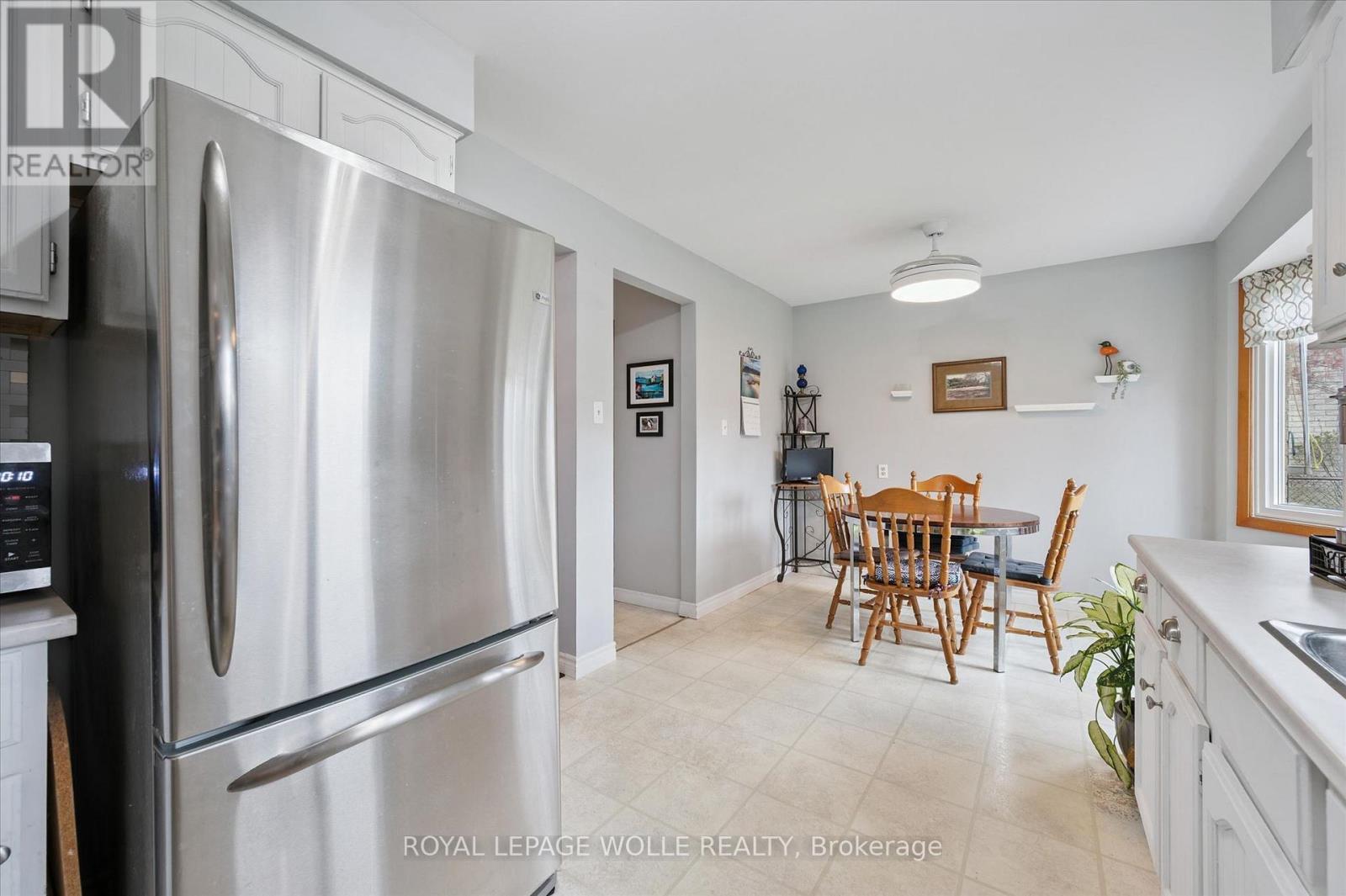 












52 TUERR DRIVE

,
Kitchener,




Ontario
N2E2M1

