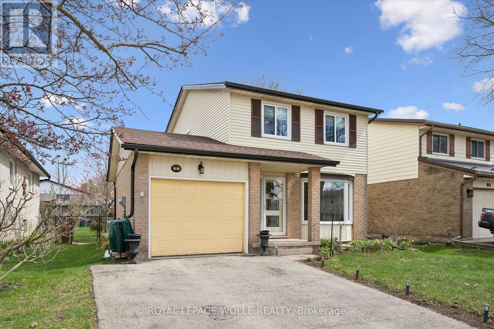 












52 TUERR DRIVE

,
Kitchener,




Ontario
N2E2M1

