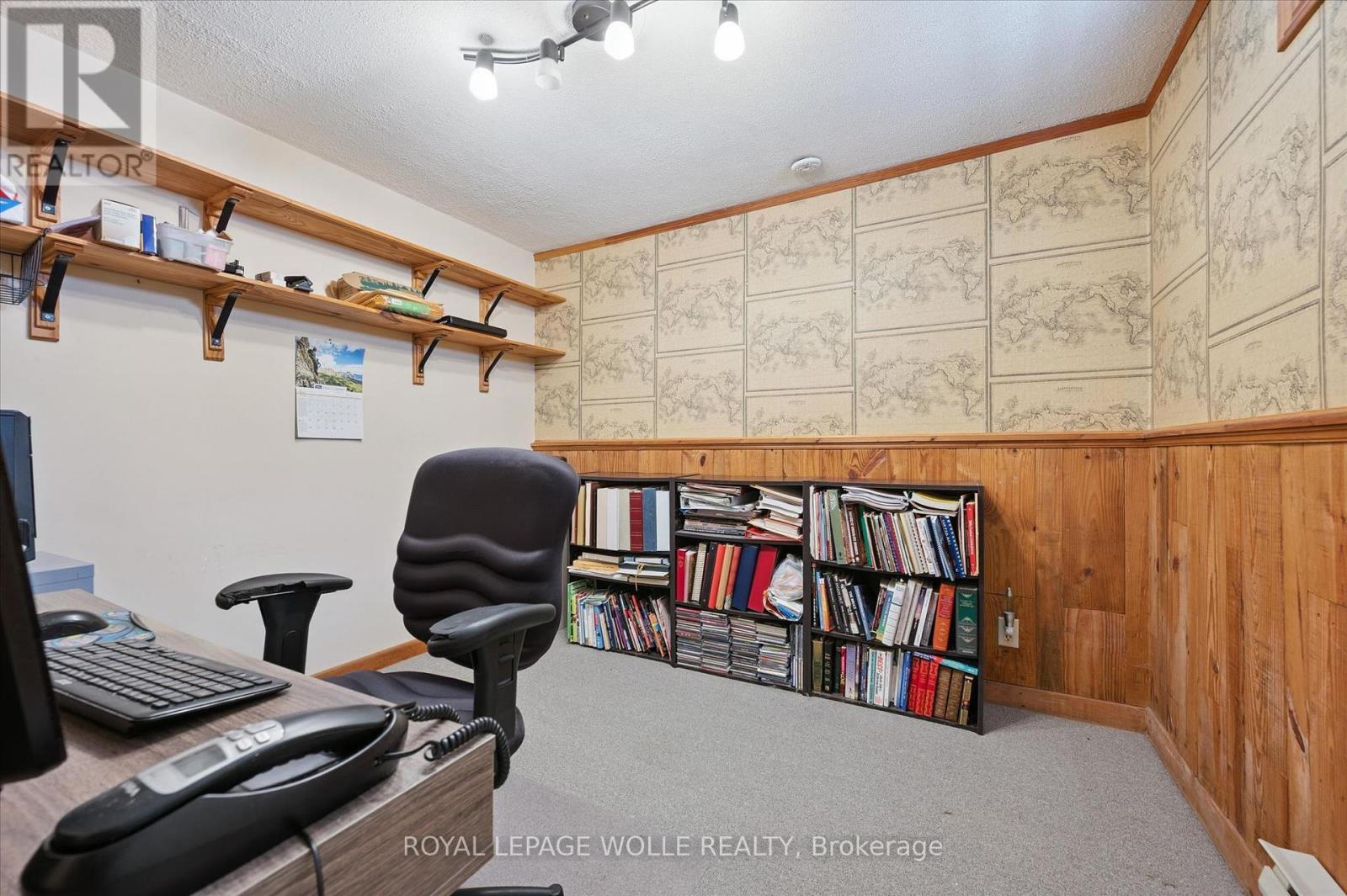 












52 TUERR DRIVE

,
Kitchener,




Ontario
N2E2M1

