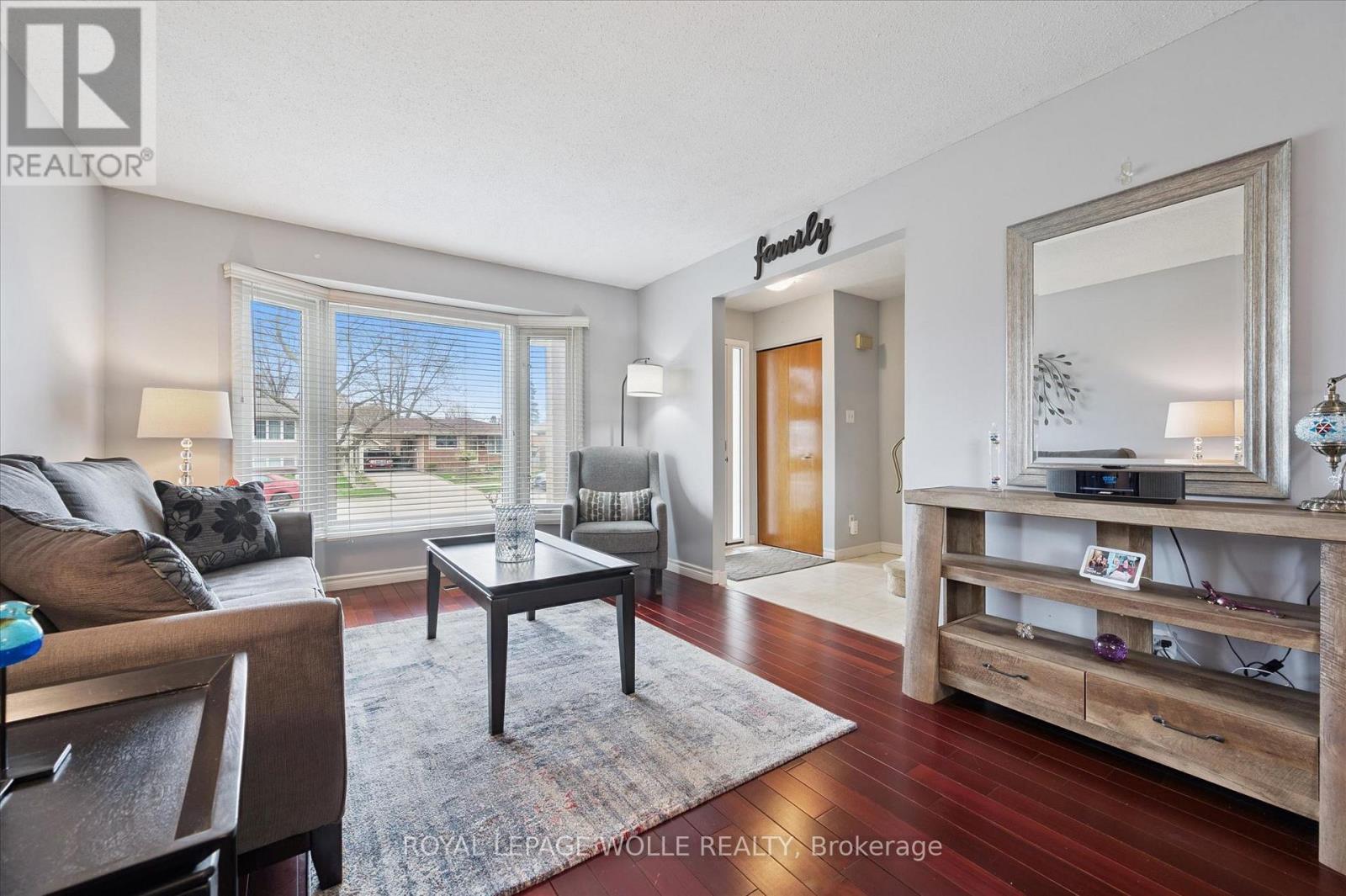 












52 TUERR DRIVE

,
Kitchener,




Ontario
N2E2M1

