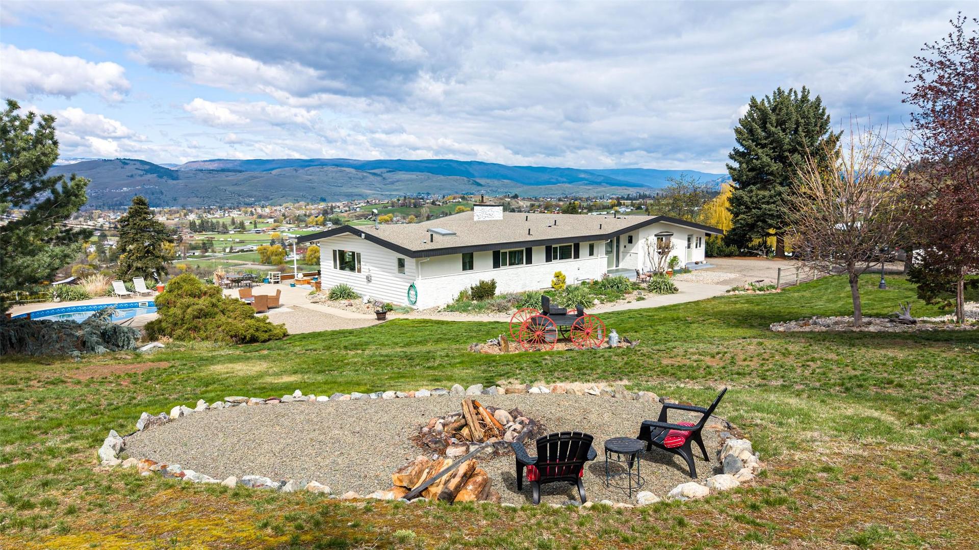 









701


Robin

Road,
Vernon,




BC
V1B 3B3

