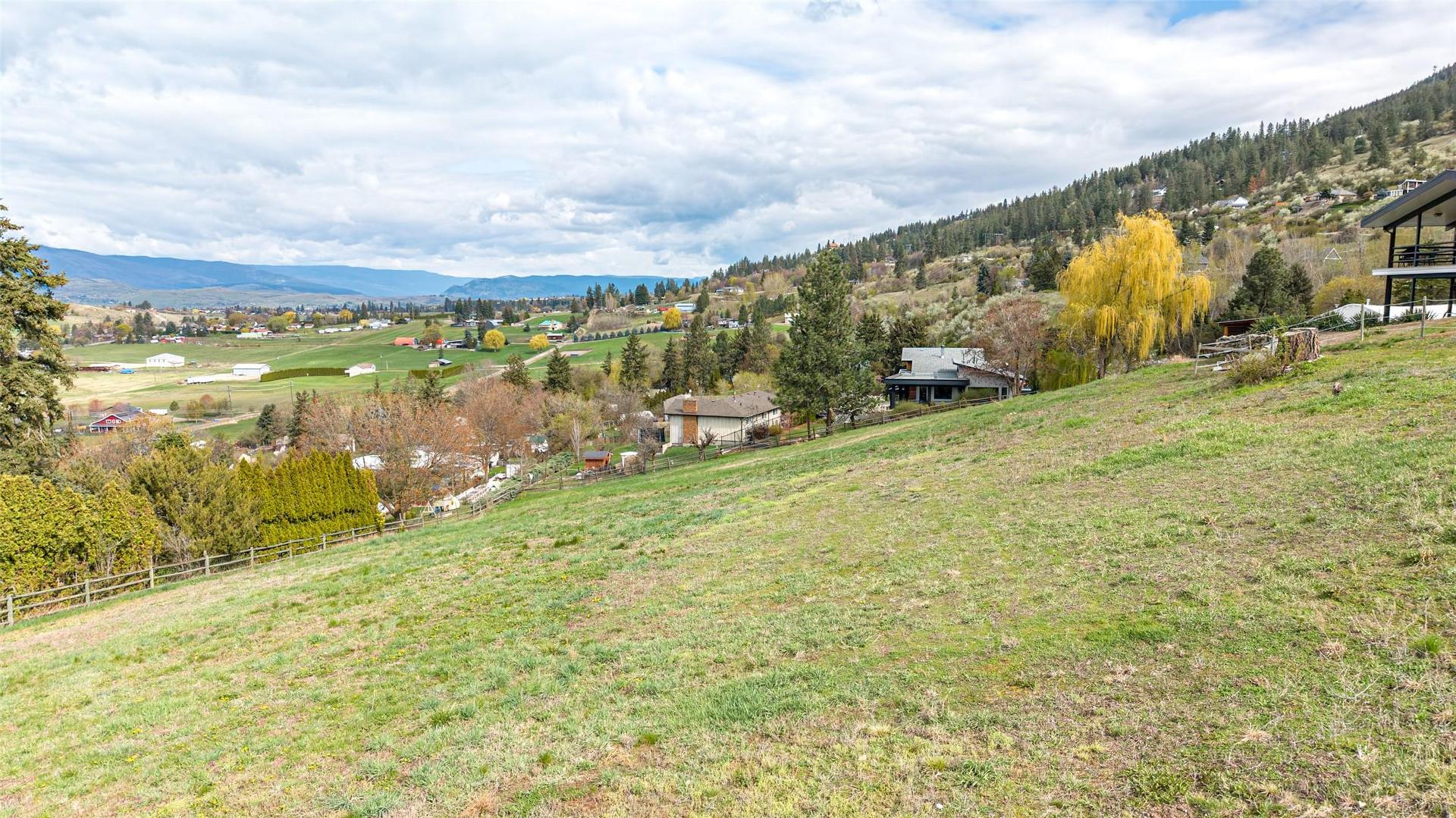 









701


Robin

Road,
Vernon,




BC
V1B 3B3

