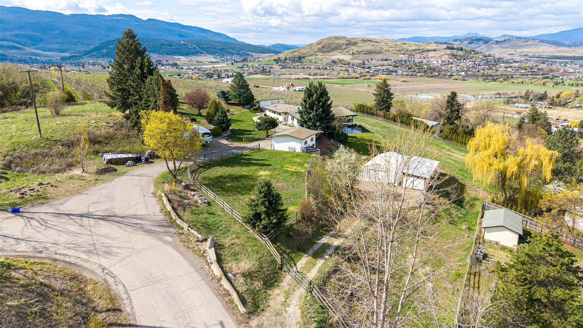 









701


Robin

Road,
Vernon,




BC
V1B 3B3

