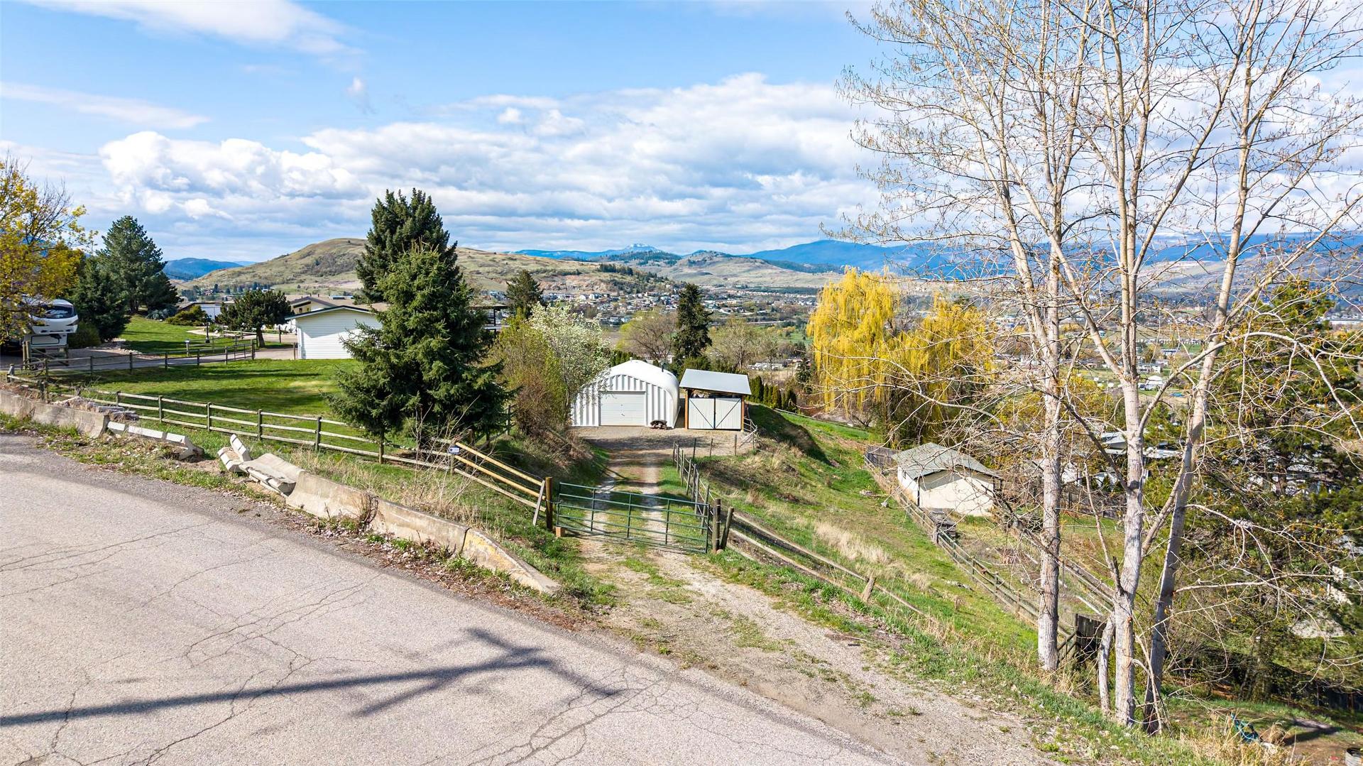 









701


Robin

Road,
Vernon,




BC
V1B 3B3

