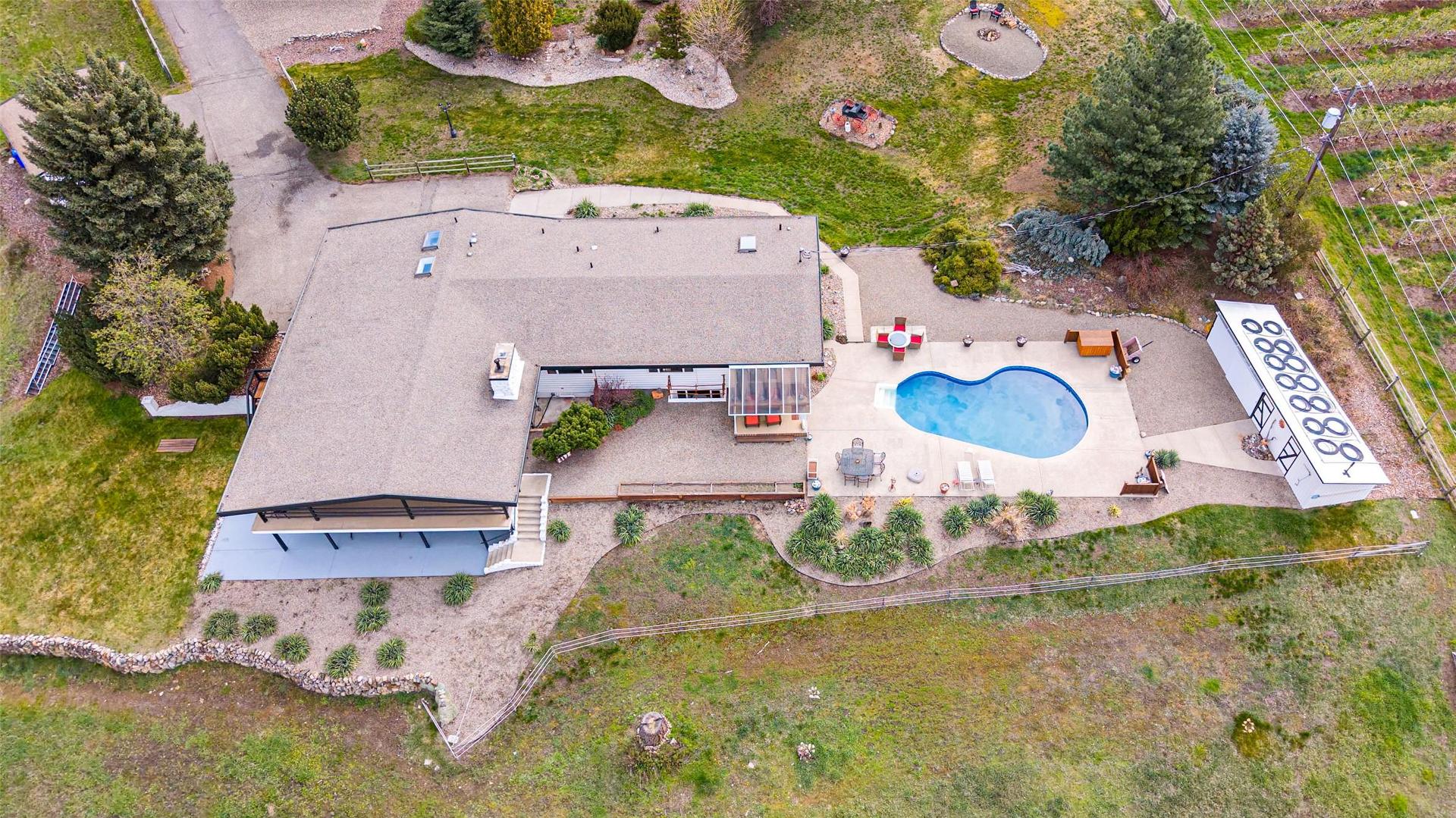 









701


Robin

Road,
Vernon,




BC
V1B 3B3

