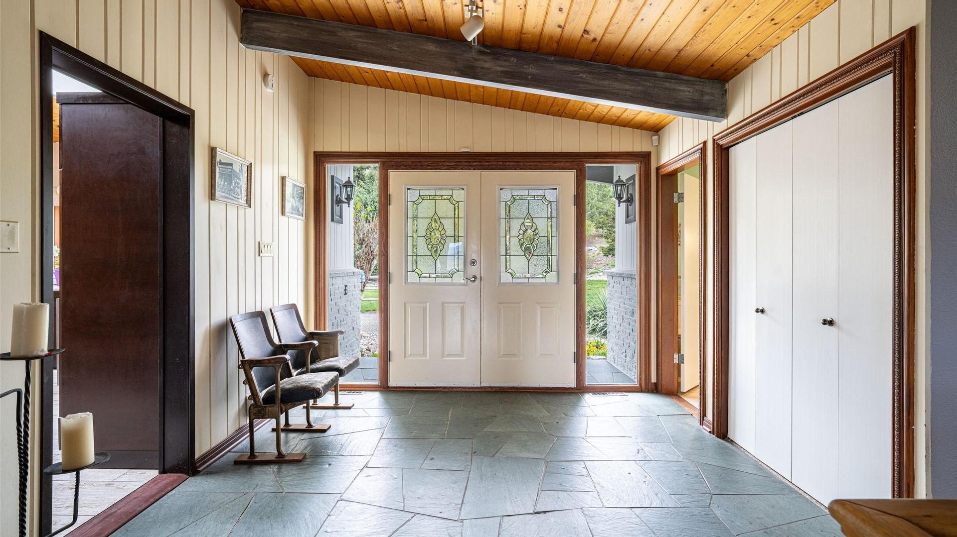 









701


Robin

Road,
Vernon,




BC
V1B 3B3

