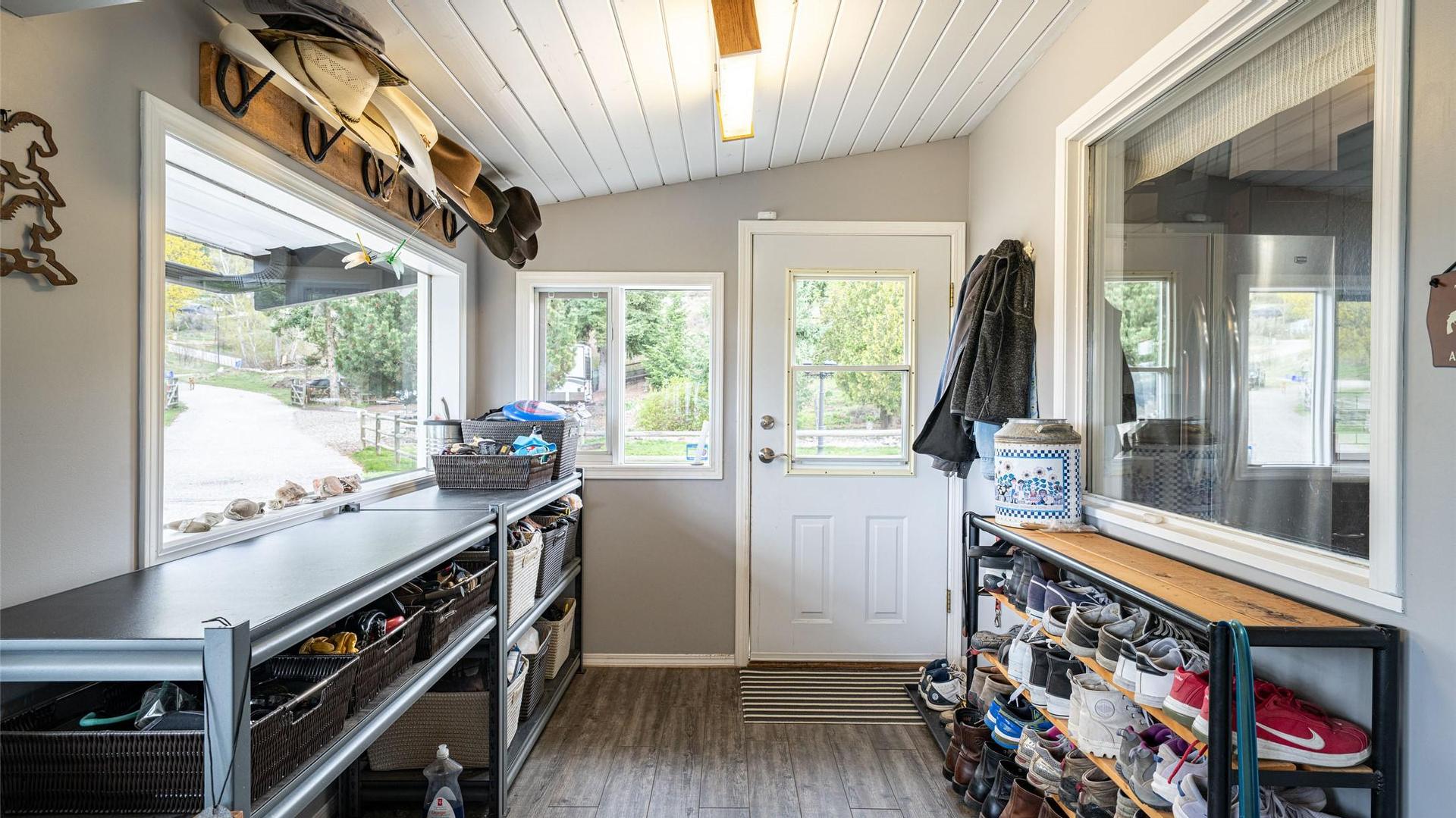 









701


Robin

Road,
Vernon,




BC
V1B 3B3

