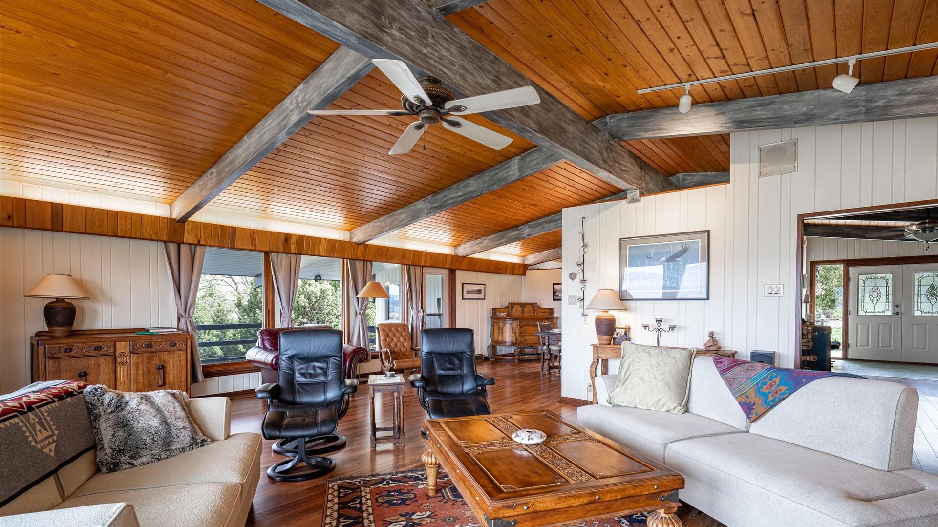 









701


Robin

Road,
Vernon,




BC
V1B 3B3

