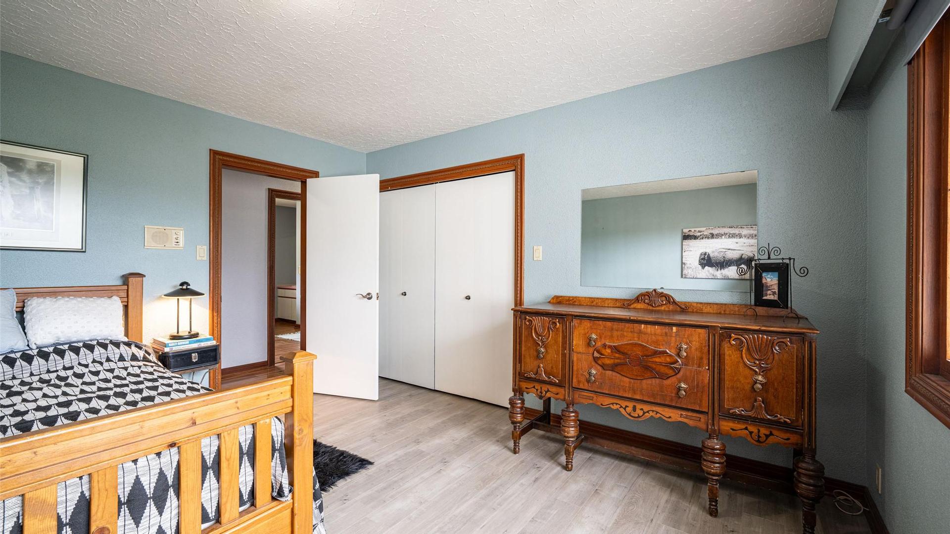 









701


Robin

Road,
Vernon,




BC
V1B 3B3

