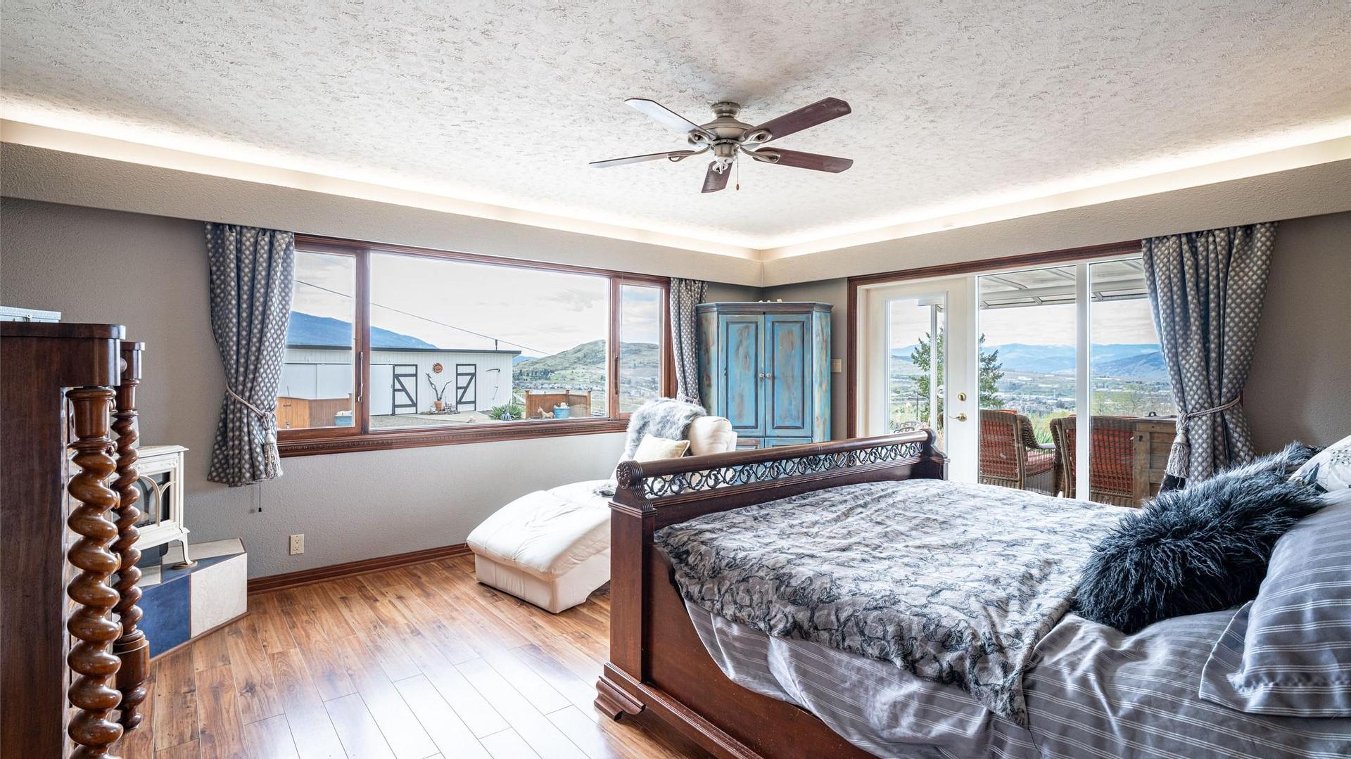 









701


Robin

Road,
Vernon,




BC
V1B 3B3

