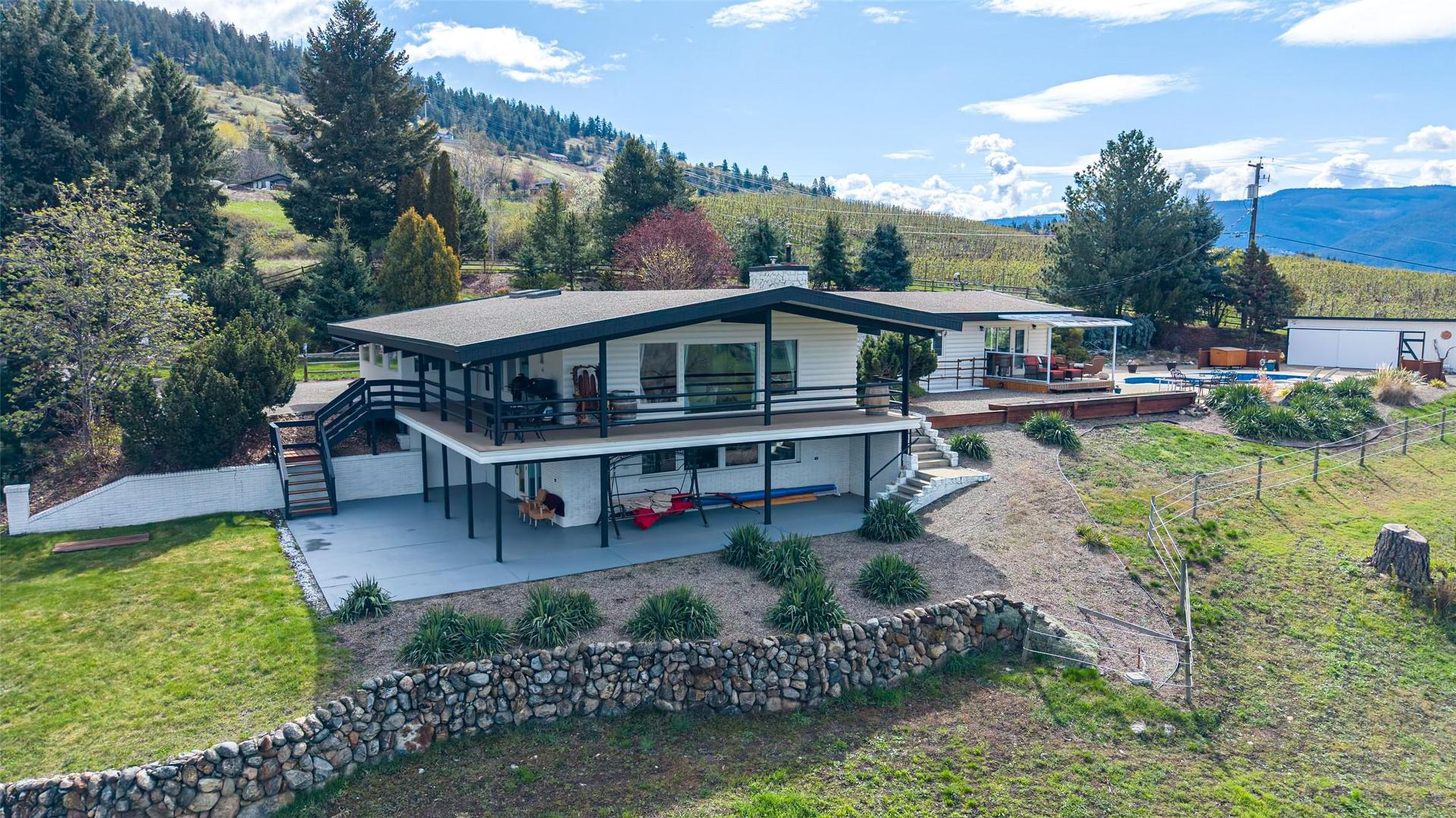 









701


Robin

Road,
Vernon,




BC
V1B 3B3

