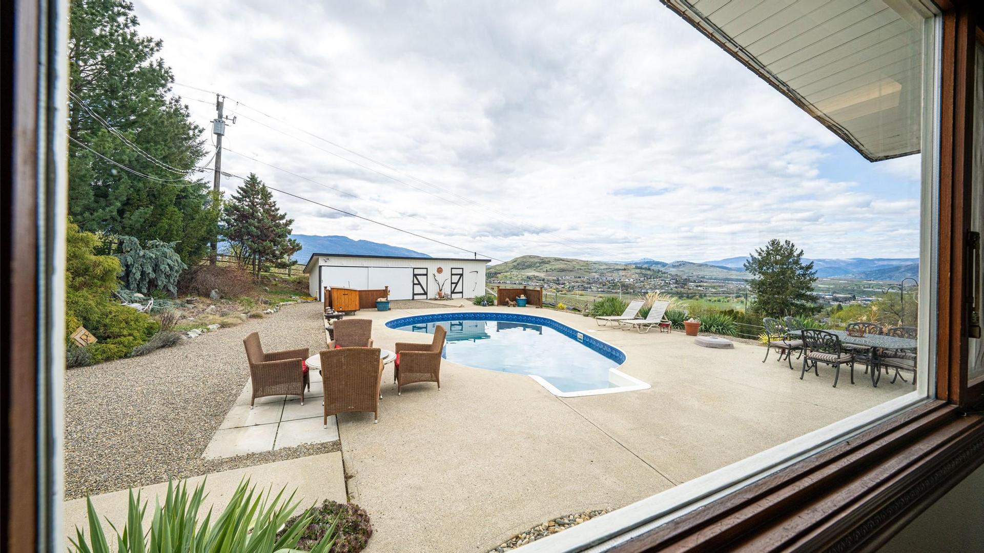 









701


Robin

Road,
Vernon,




BC
V1B 3B3

