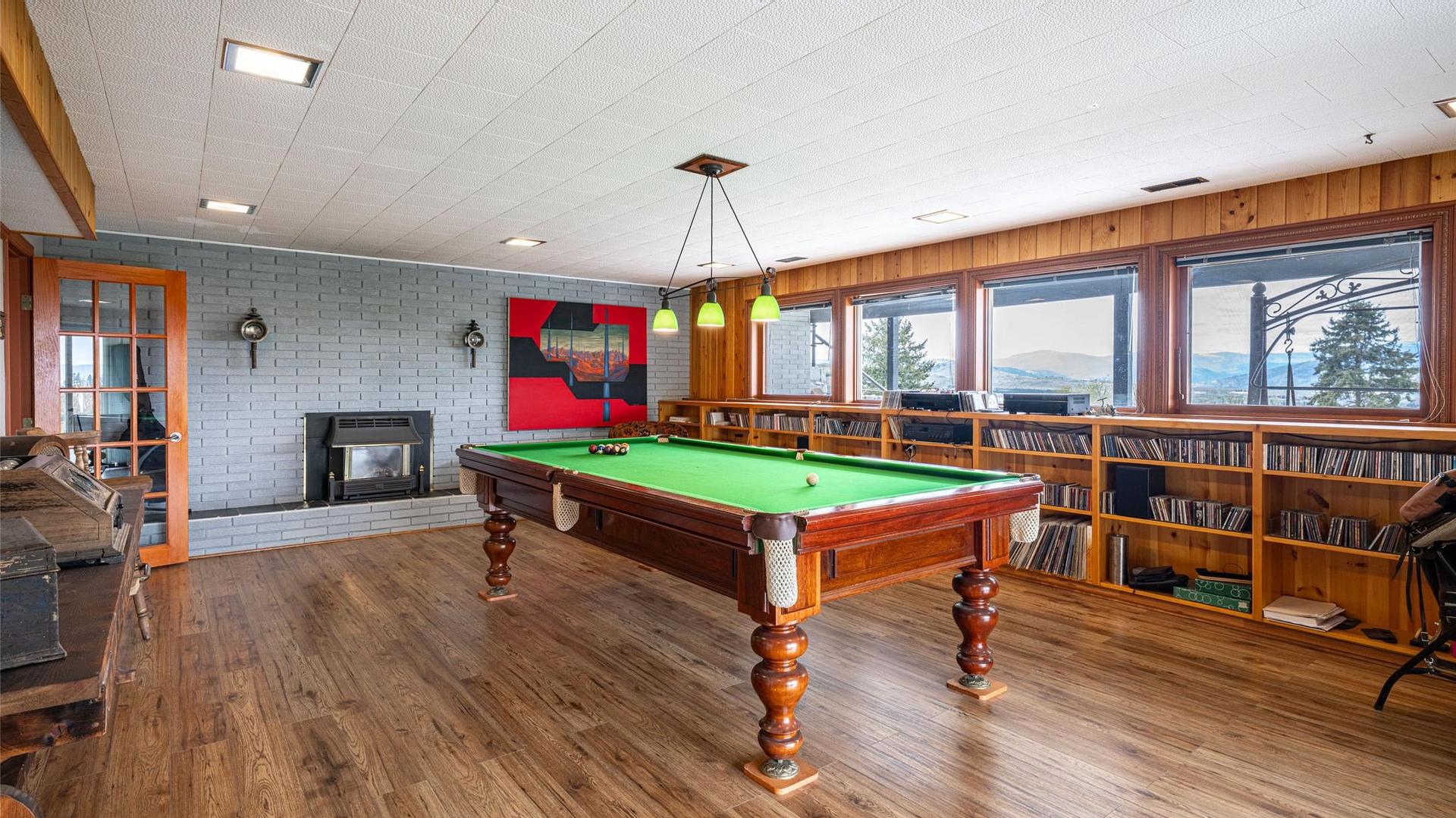 









701


Robin

Road,
Vernon,




BC
V1B 3B3

