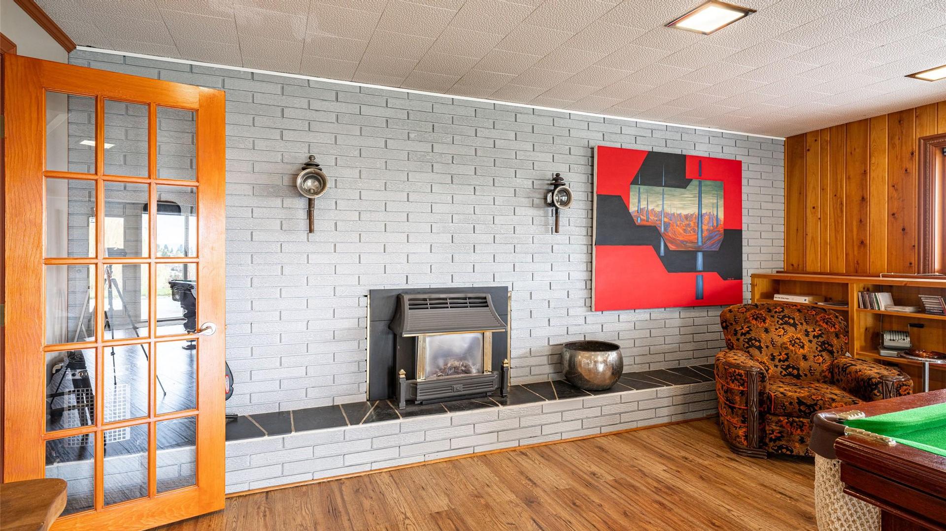 









701


Robin

Road,
Vernon,




BC
V1B 3B3

