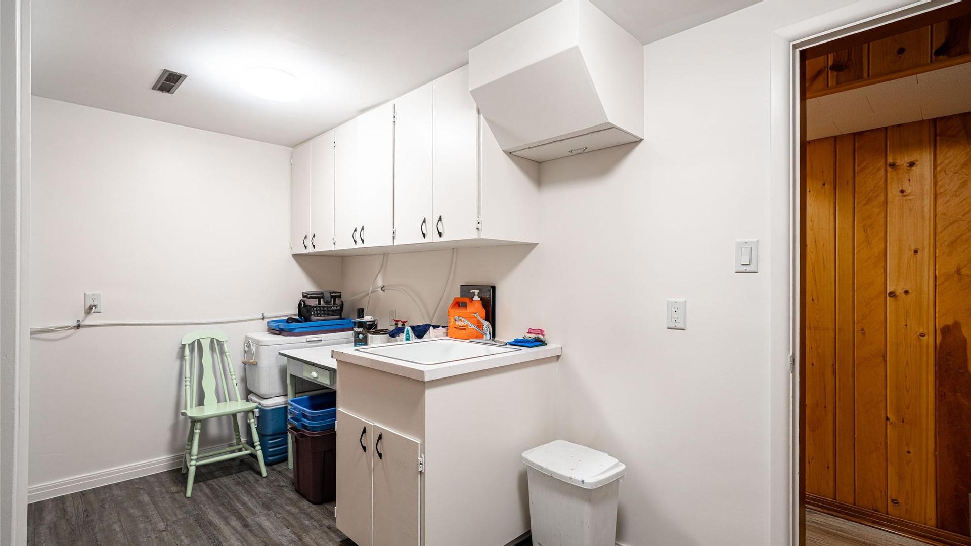 









701


Robin

Road,
Vernon,




BC
V1B 3B3

