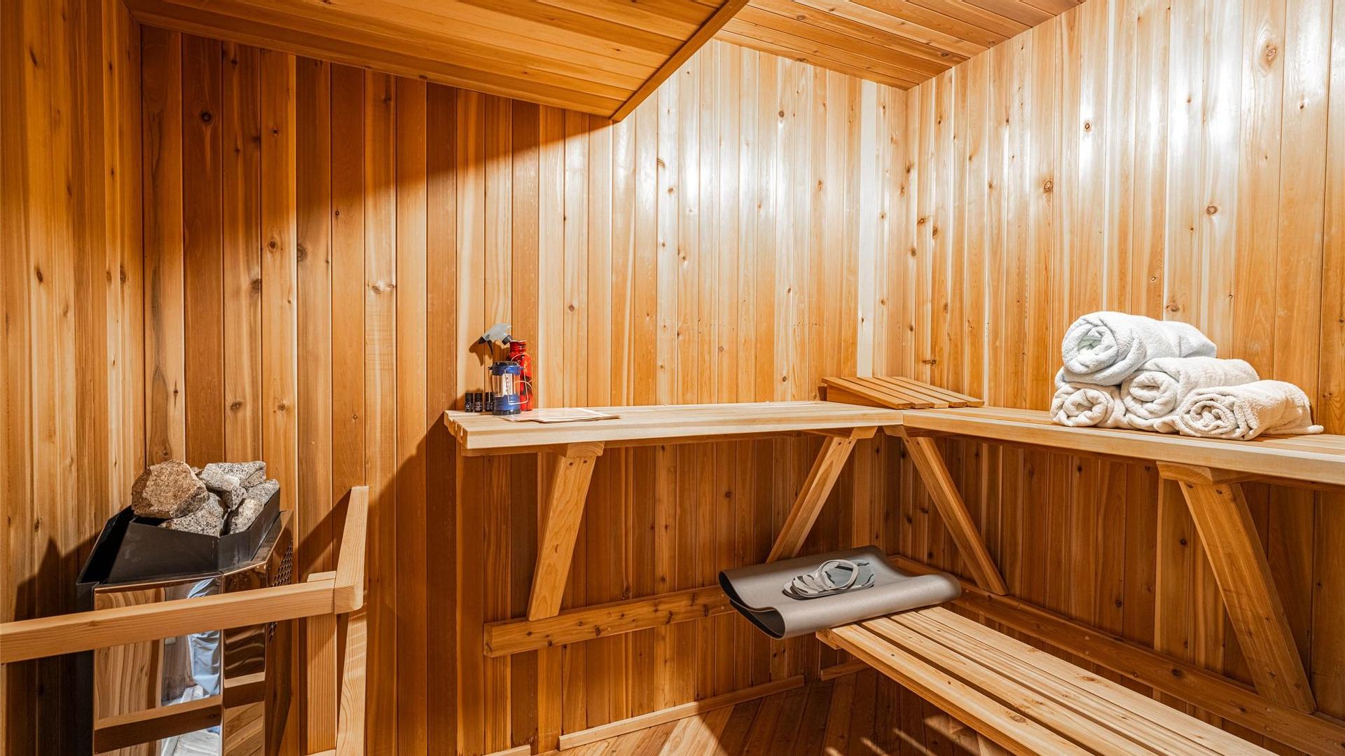 









701


Robin

Road,
Vernon,




BC
V1B 3B3

