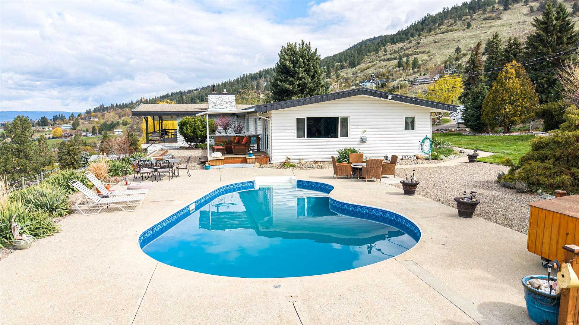 









701


Robin

Road,
Vernon,




BC
V1B 3B3

