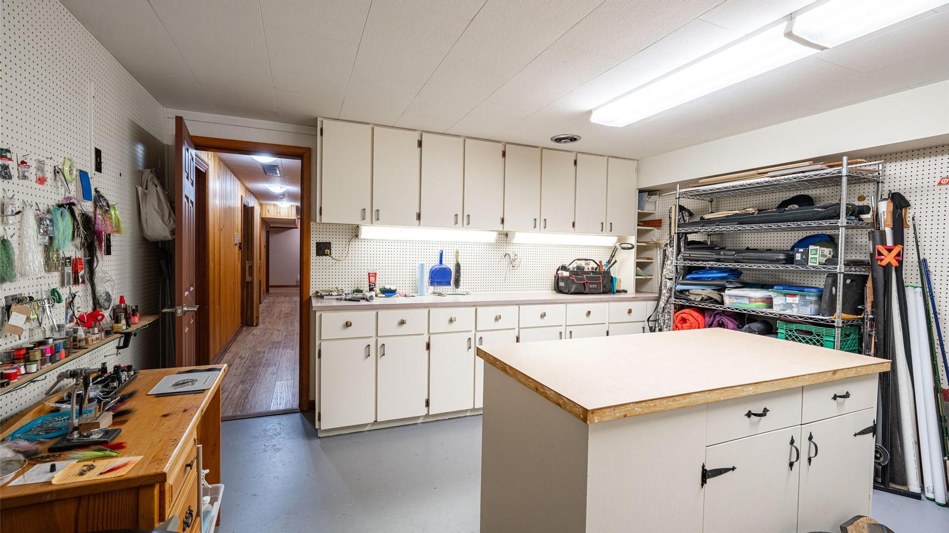 









701


Robin

Road,
Vernon,




BC
V1B 3B3

