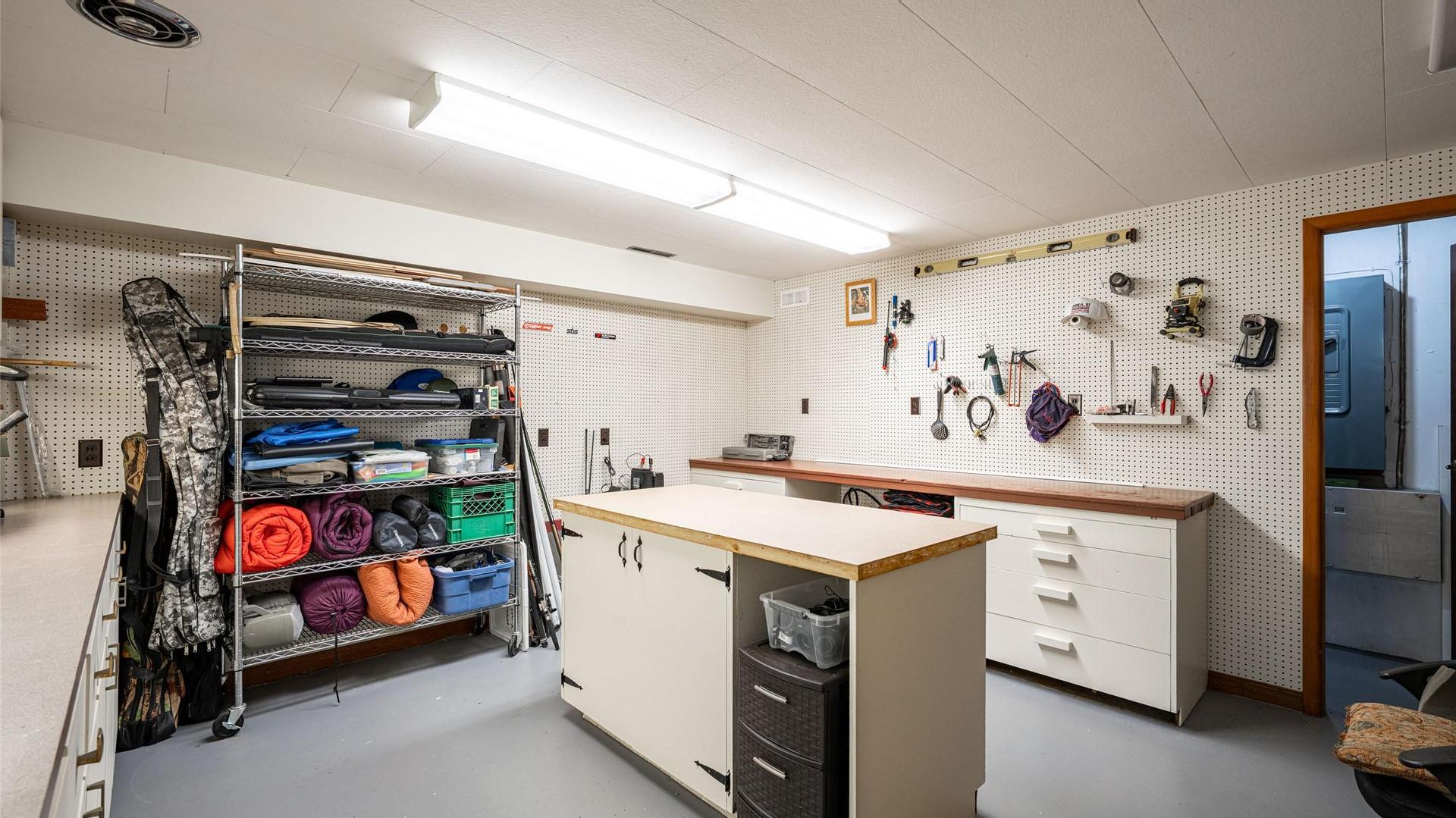 









701


Robin

Road,
Vernon,




BC
V1B 3B3

