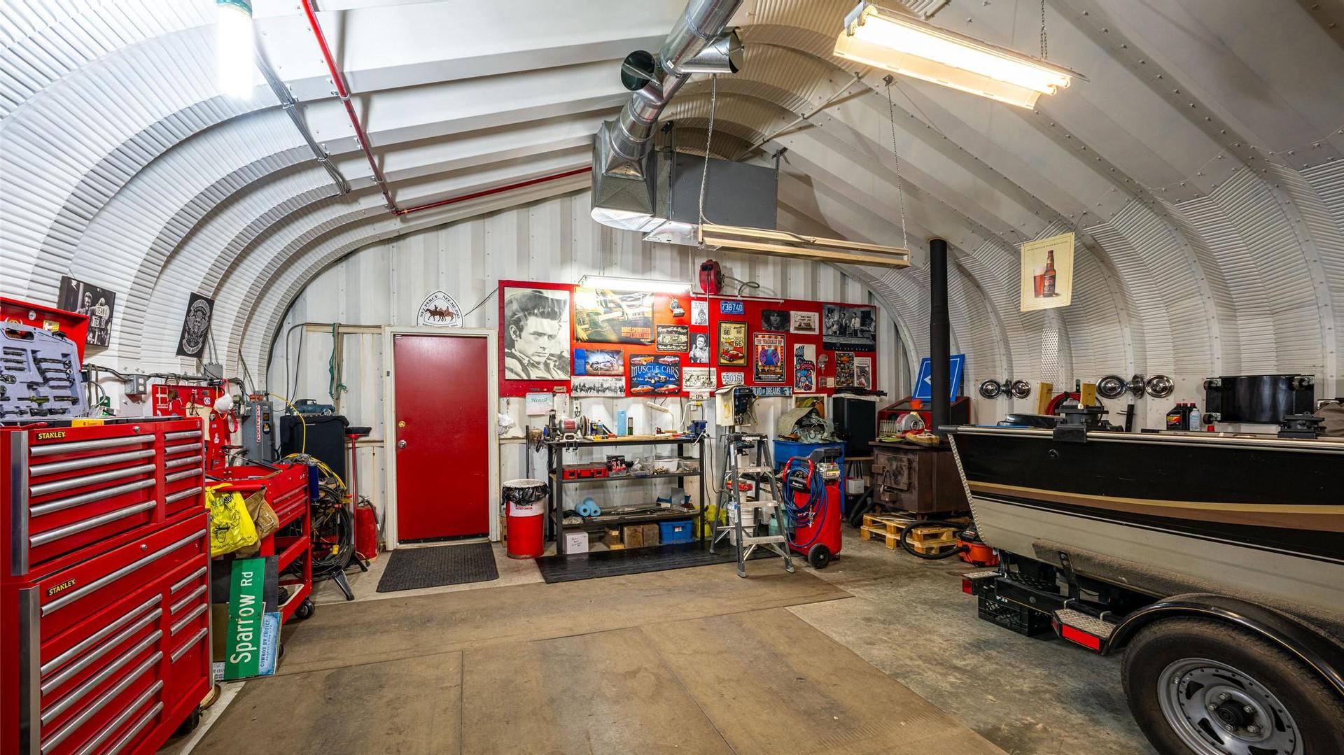 









701


Robin

Road,
Vernon,




BC
V1B 3B3

