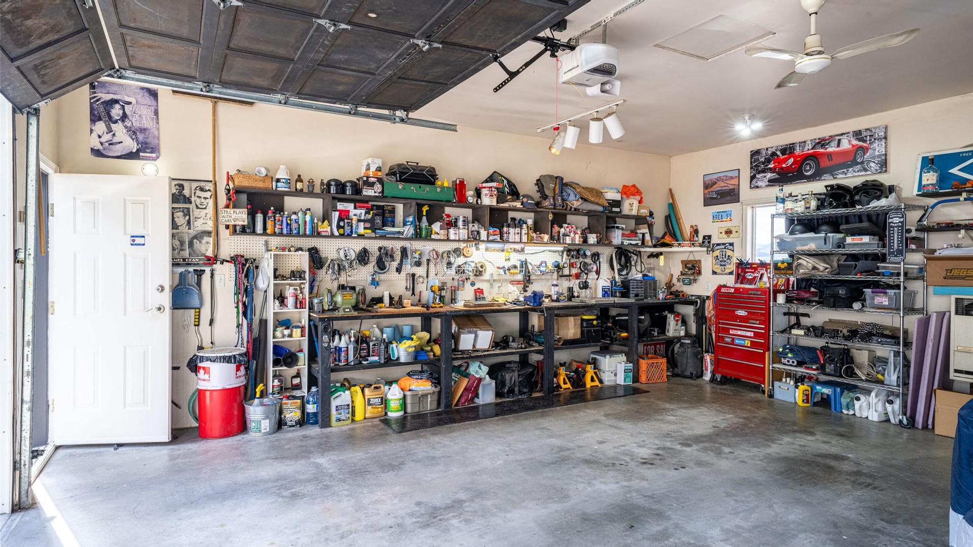 









701


Robin

Road,
Vernon,




BC
V1B 3B3

