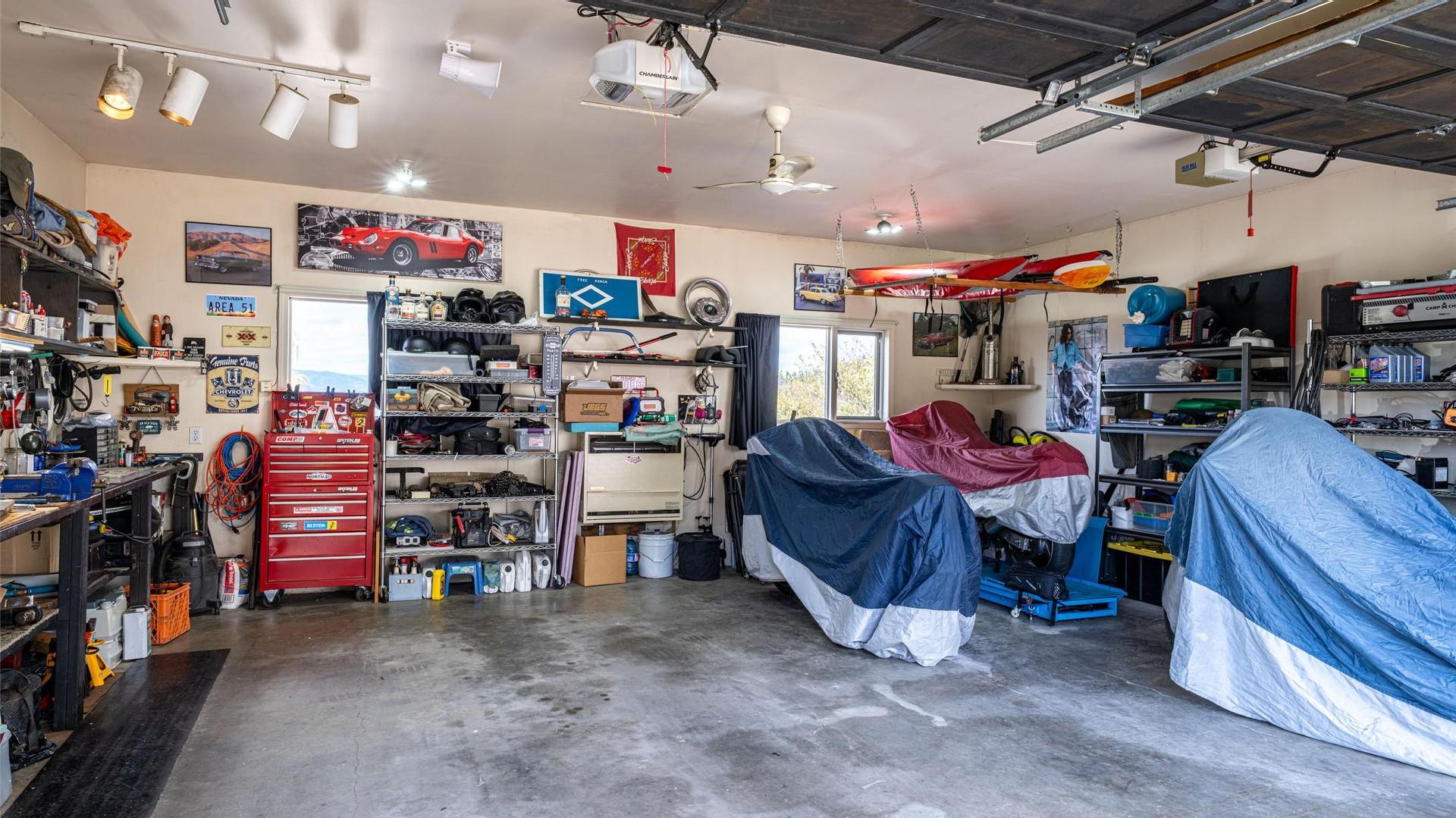 









701


Robin

Road,
Vernon,




BC
V1B 3B3

