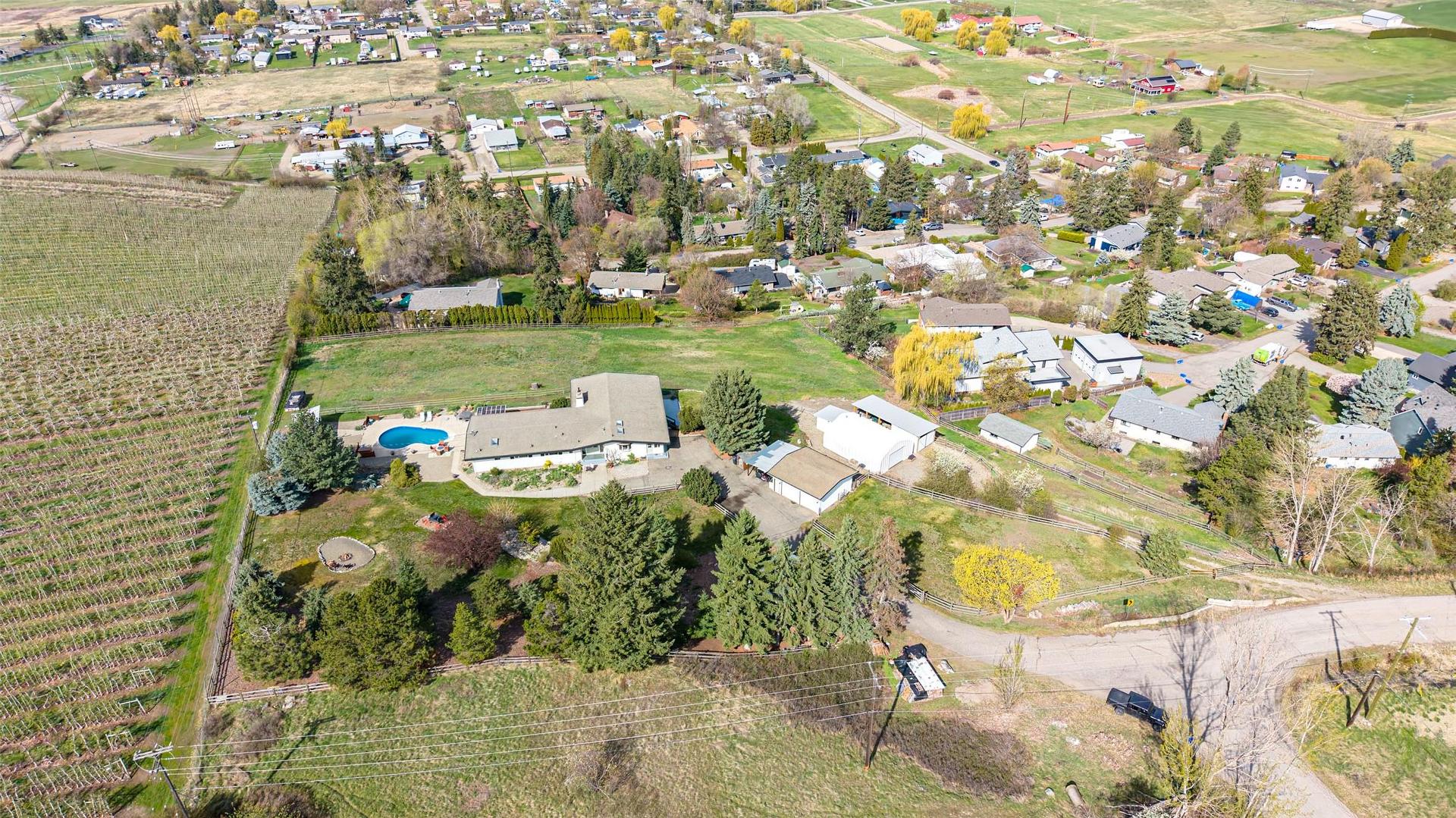 









701


Robin

Road,
Vernon,




BC
V1B 3B3

