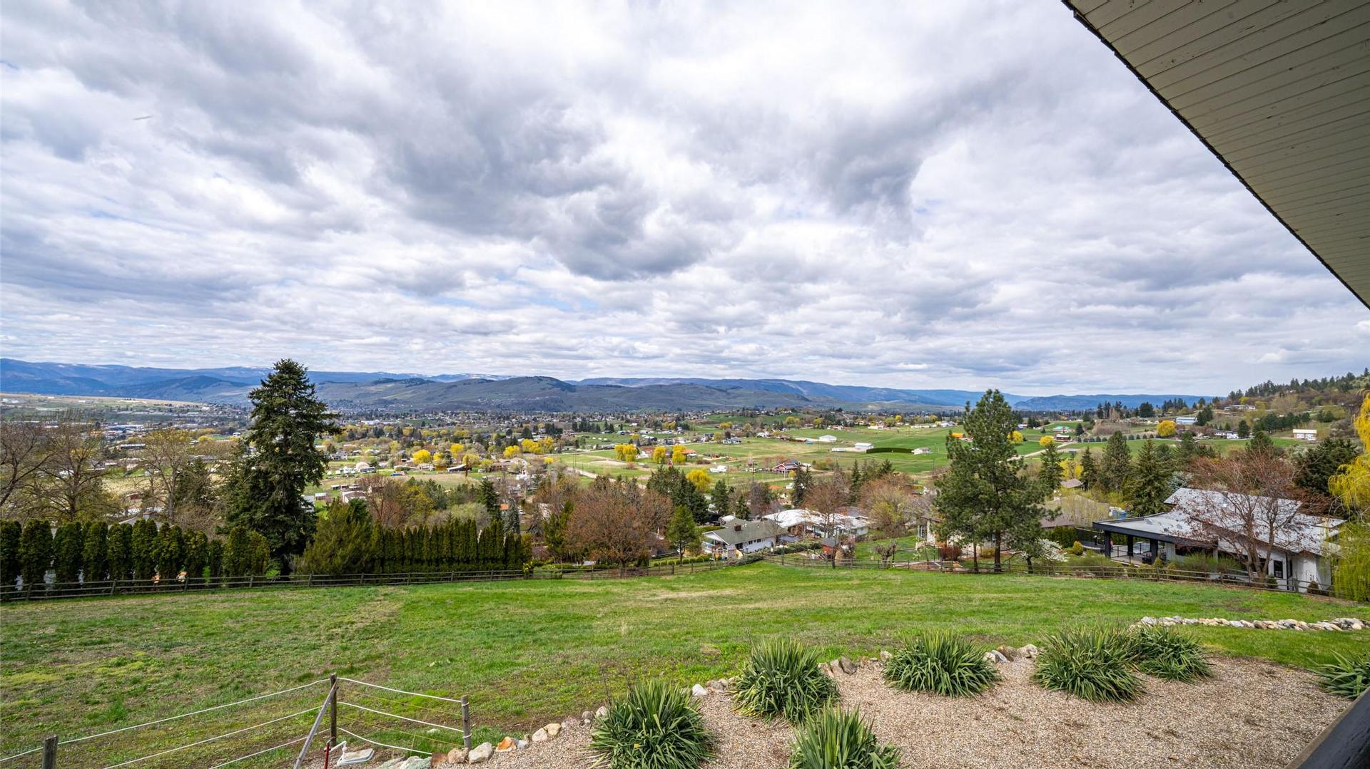 









701


Robin

Road,
Vernon,




BC
V1B 3B3

