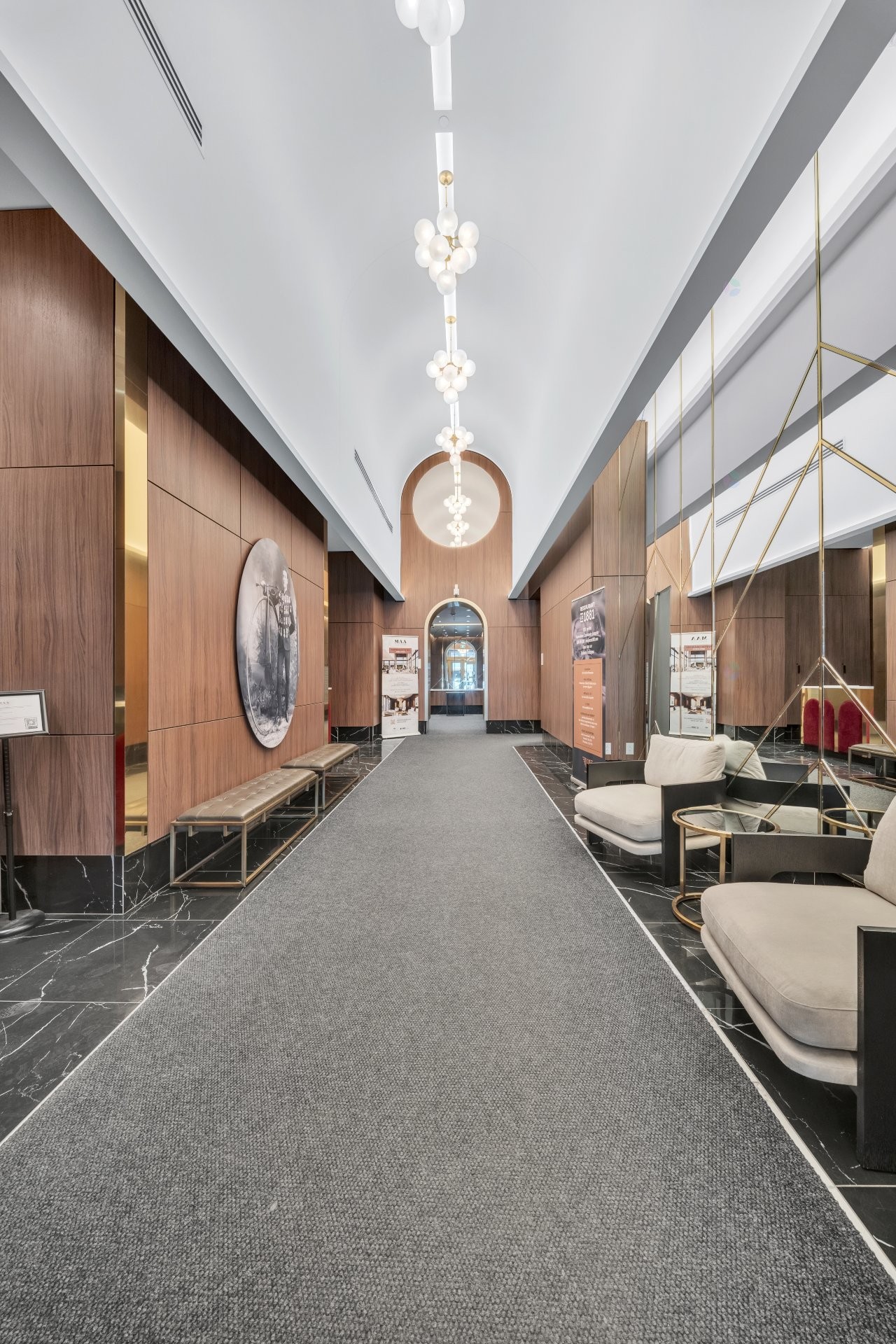 









2060


Rue Peel

, 1906,
Montréal (Ville-Marie),




QC
H3A0J1

