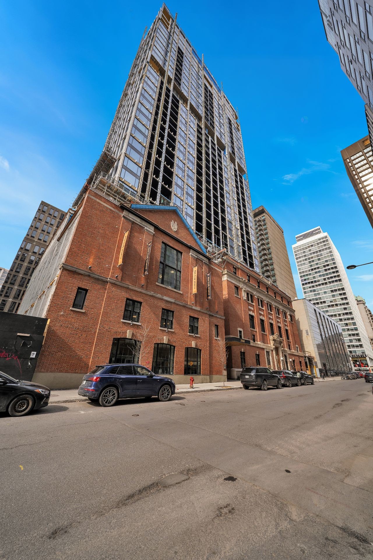 









2060


Rue Peel

, 1906,
Montréal (Ville-Marie),




QC
H3A0J1

