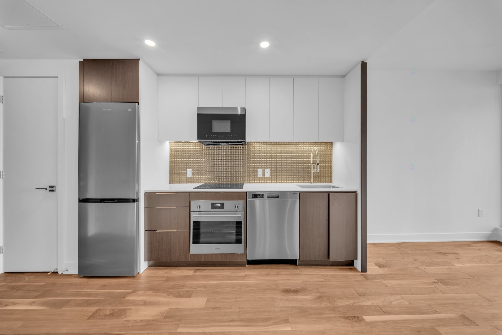 









2060


Rue Peel

, 1906,
Montréal (Ville-Marie),




QC
H3A0J1

