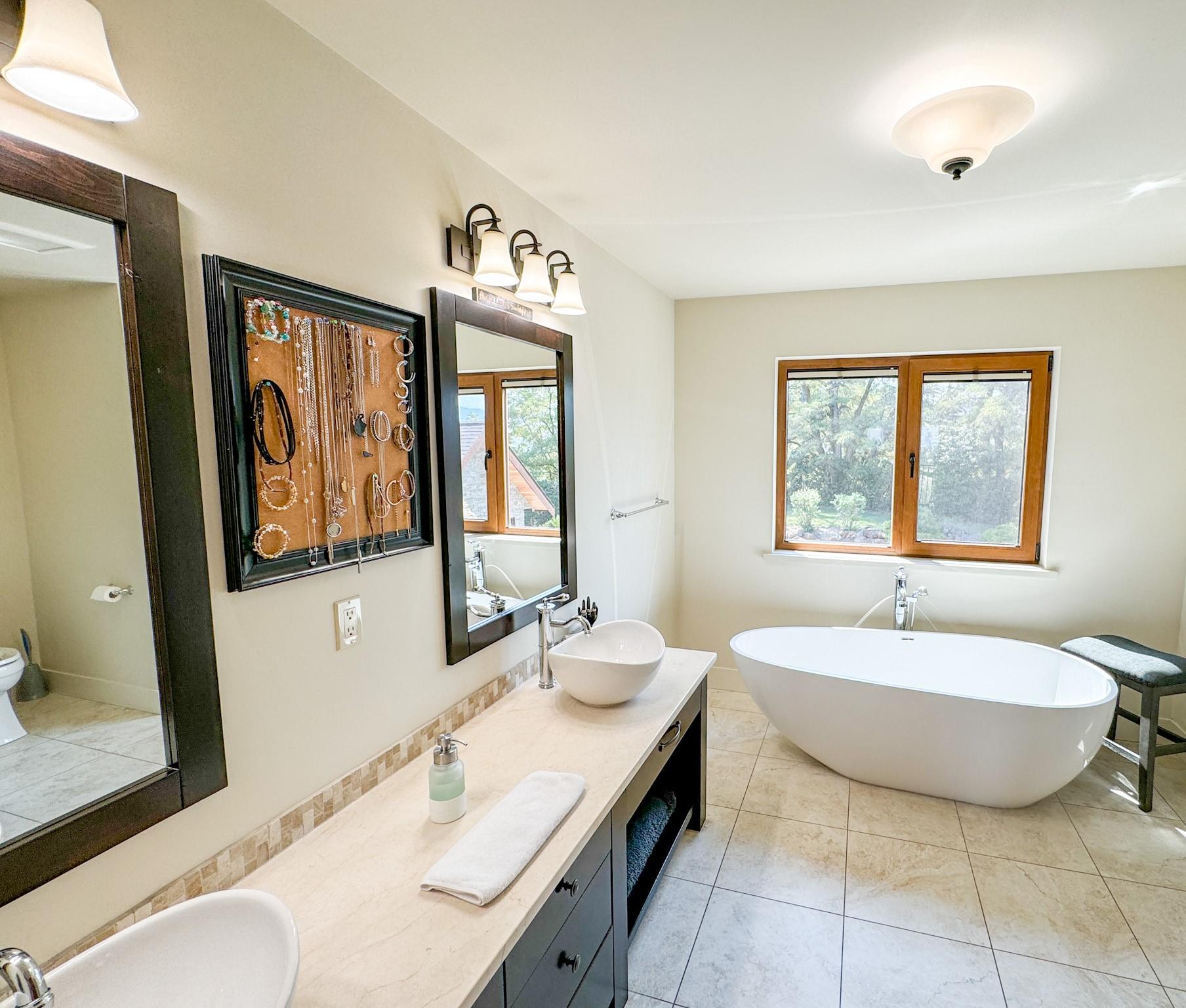 









3175


Valleyview

Road,
Penticton,







BC
V2A 8W8

