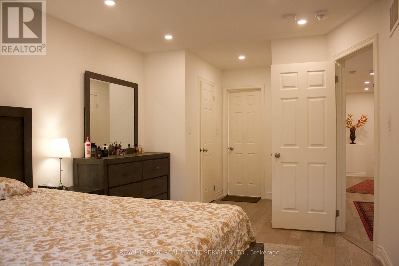 












630 MOCKRIDGE TERRACE

,
Milton,




Ontario
L6T8W1

