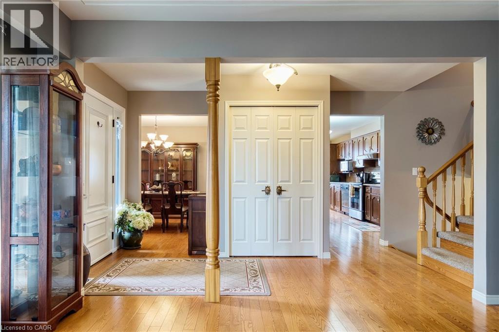 












108 QUEENSWAY Drive

,
St. Jacobs,




Ontario
N0B2N0


