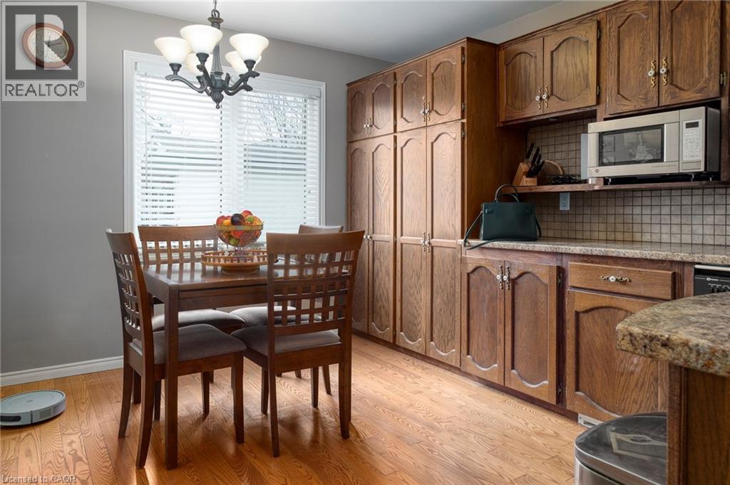 












108 QUEENSWAY Drive

,
St. Jacobs,




Ontario
N0B2N0

