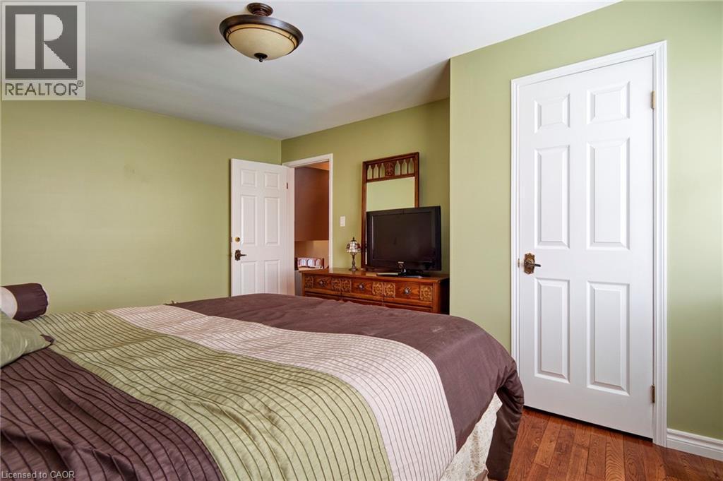 












108 QUEENSWAY Drive

,
St. Jacobs,




Ontario
N0B2N0

