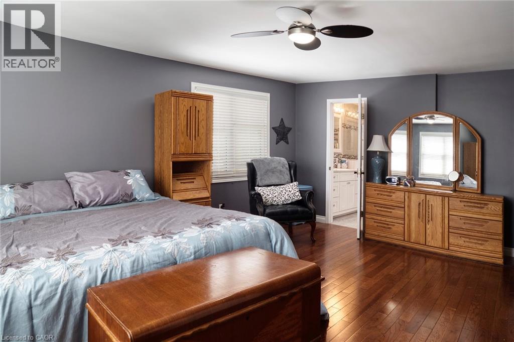 












108 QUEENSWAY Drive

,
St. Jacobs,




Ontario
N0B2N0

