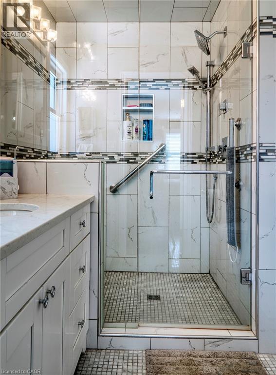 












108 QUEENSWAY Drive

,
St. Jacobs,




Ontario
N0B2N0

