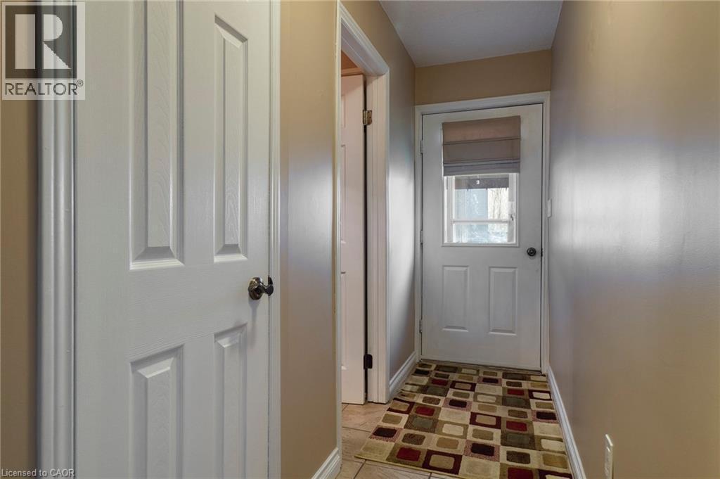 












108 QUEENSWAY Drive

,
St. Jacobs,




Ontario
N0B2N0

