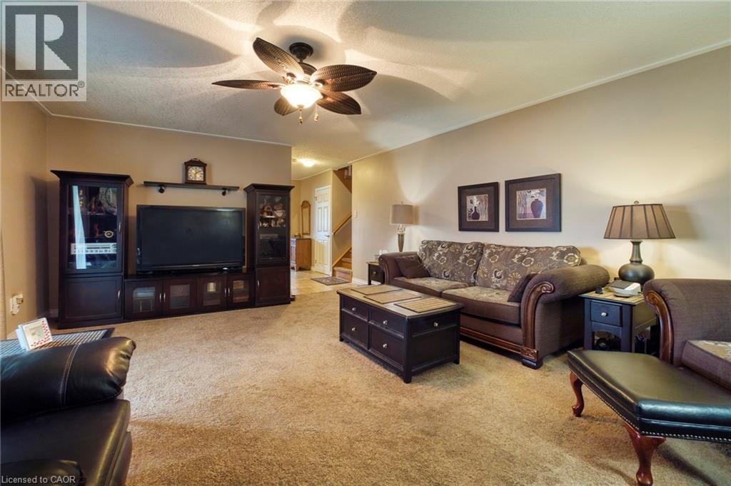 












108 QUEENSWAY Drive

,
St. Jacobs,




Ontario
N0B2N0

